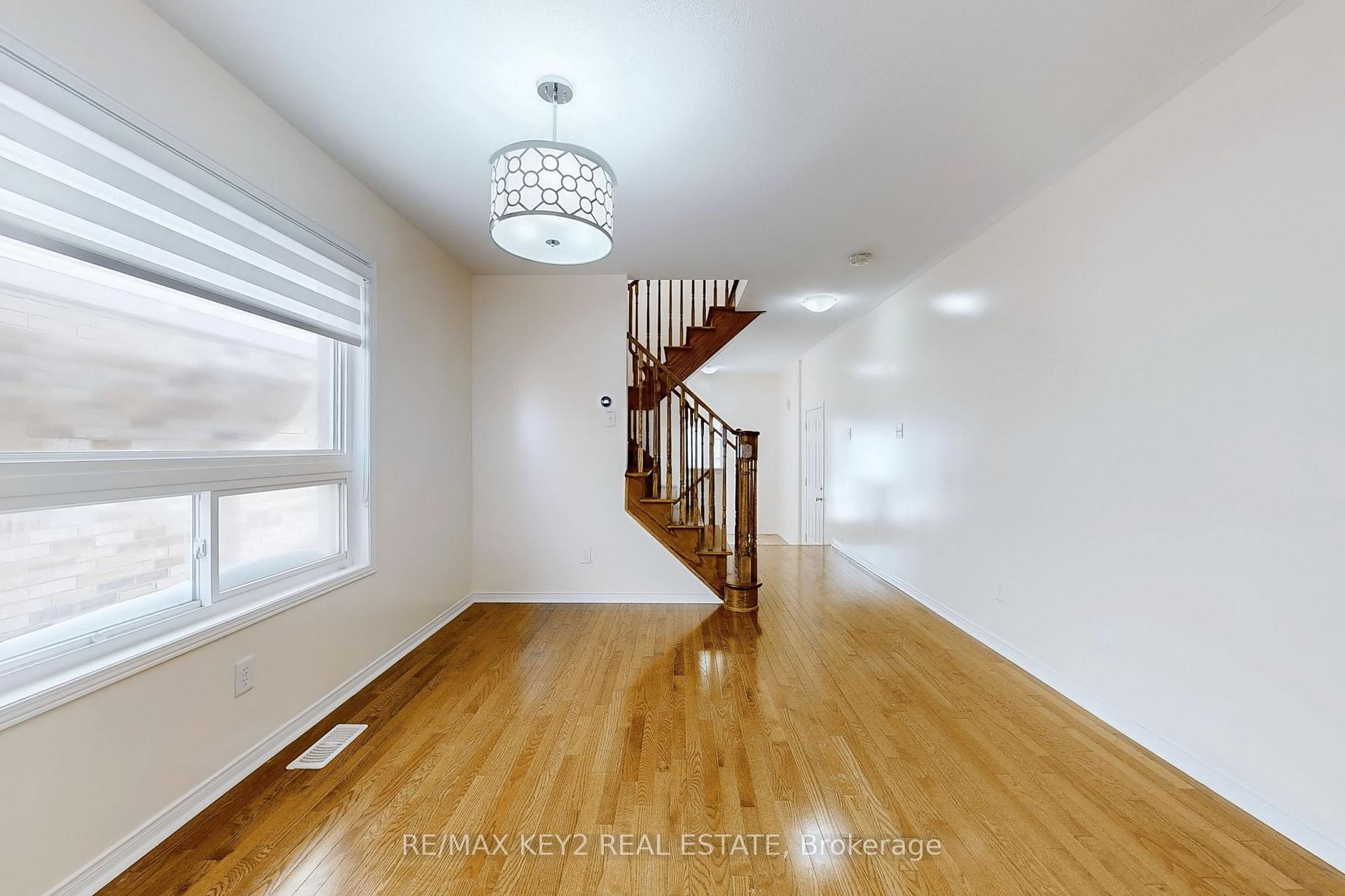 Photo 7 of 47 Decourcy-Ireland Circle, Ajax, Northeast Ajax — HOMEH