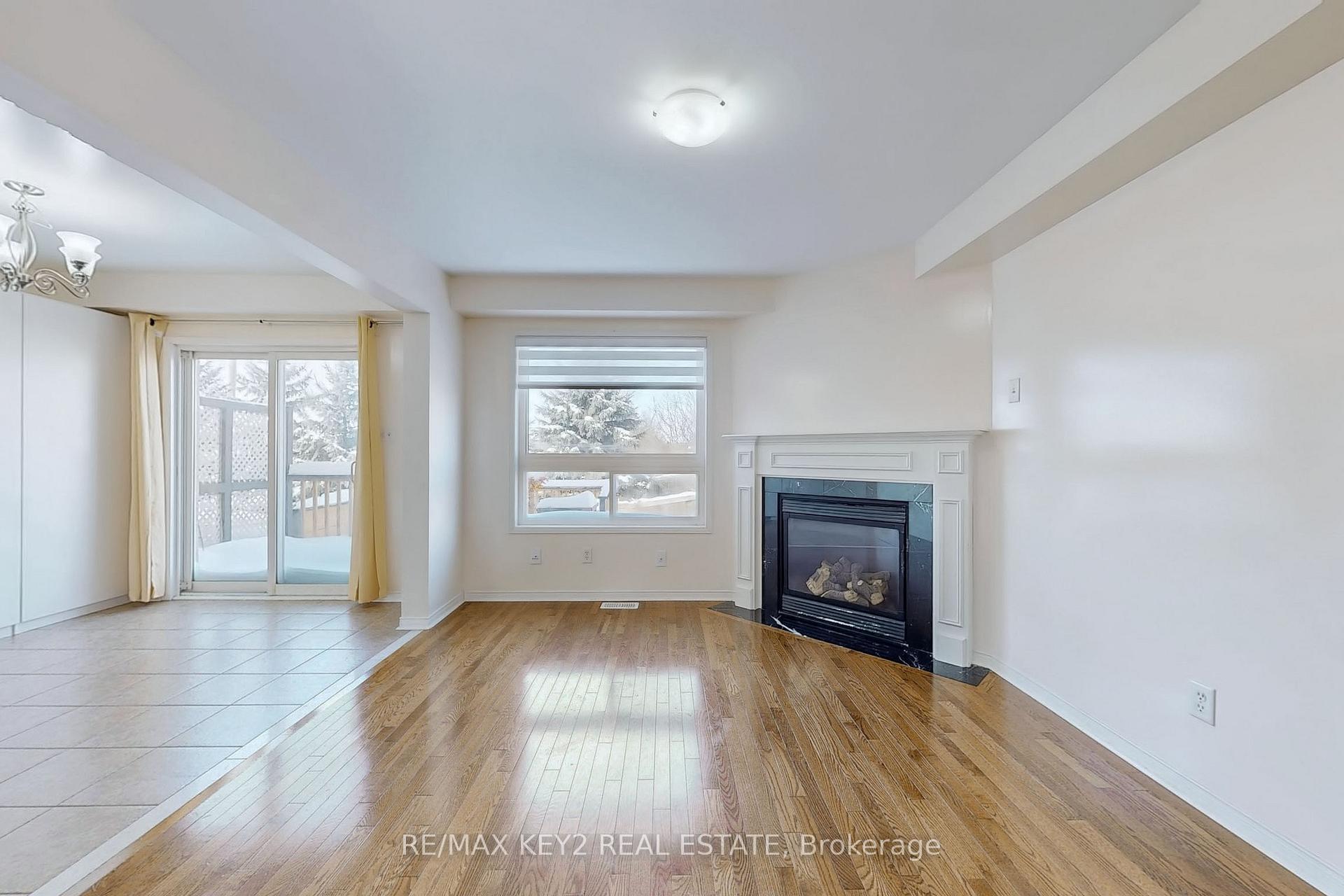 Photo 8 of 47 Decourcy-Ireland Circle, Ajax, Northeast Ajax — HOMEH