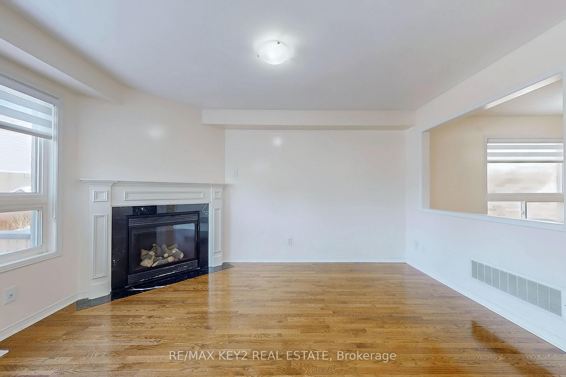 Photo 9 of 47 Decourcy-Ireland Circle, Ajax, Northeast Ajax — HOMEH