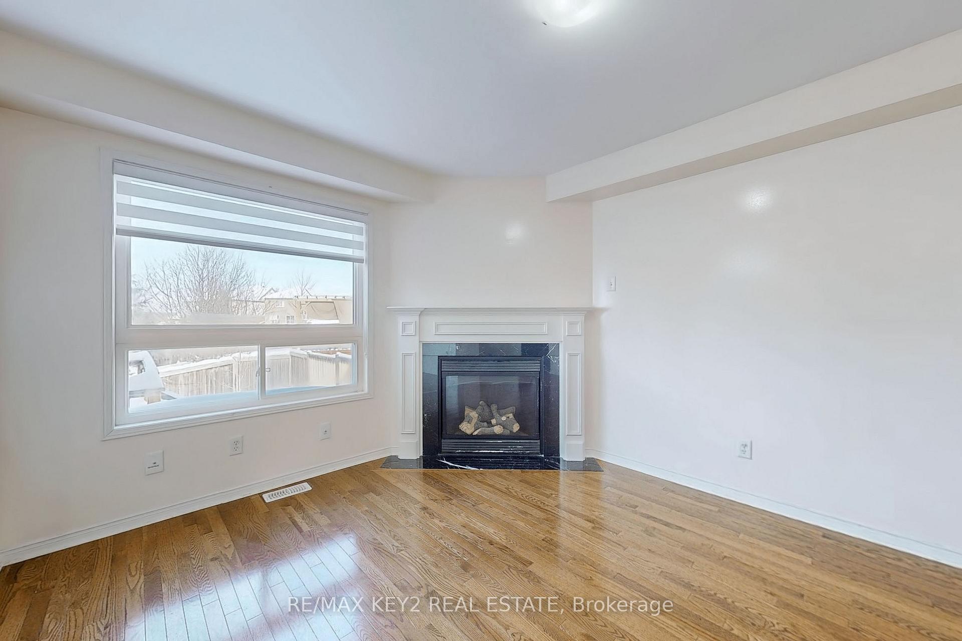 Photo 11 of 47 Decourcy-Ireland Circle, Ajax, Northeast Ajax — HOMEH
