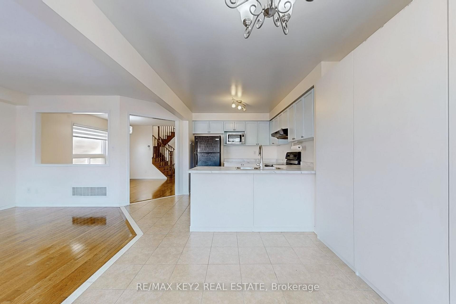 Photo 17 of 47 Decourcy-Ireland Circle, Ajax, Northeast Ajax — HOMEH