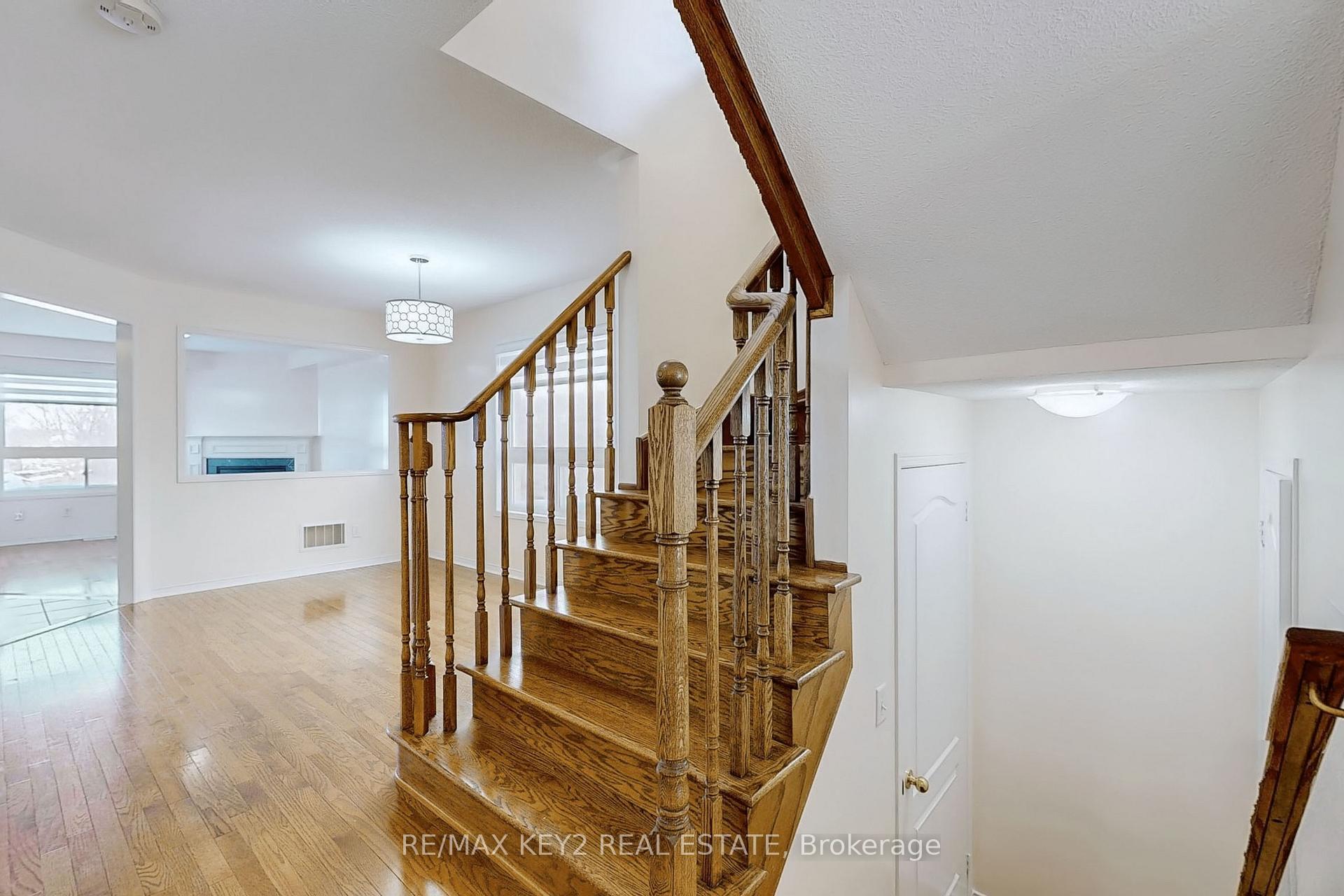 Photo 19 of 47 Decourcy-Ireland Circle, Ajax, Northeast Ajax — HOMEH