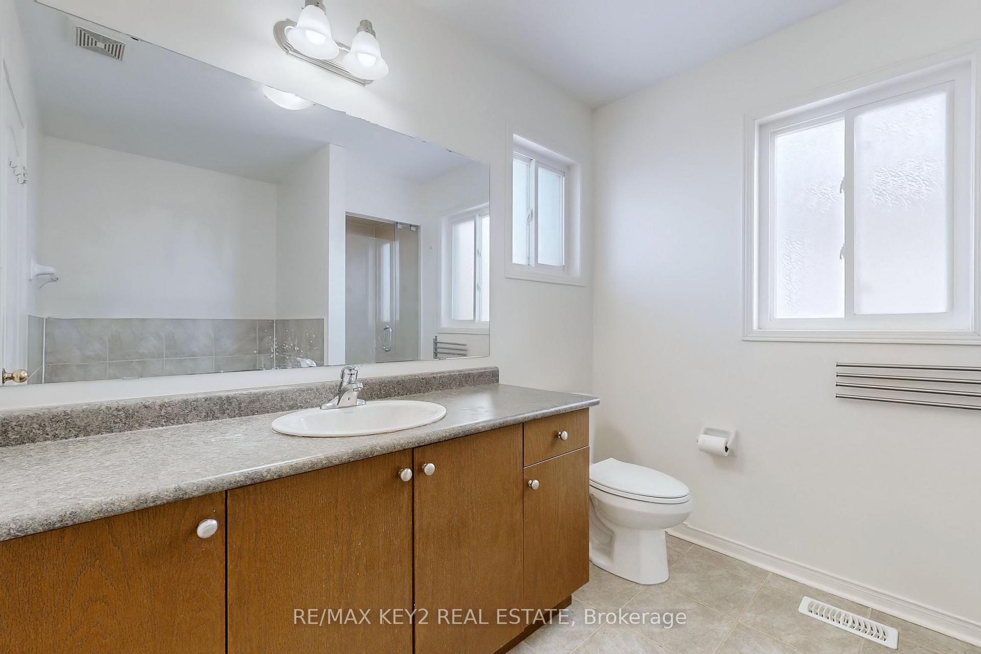 Photo 40 of 47 Decourcy-Ireland Circle, Ajax, Northeast Ajax — HOMEH