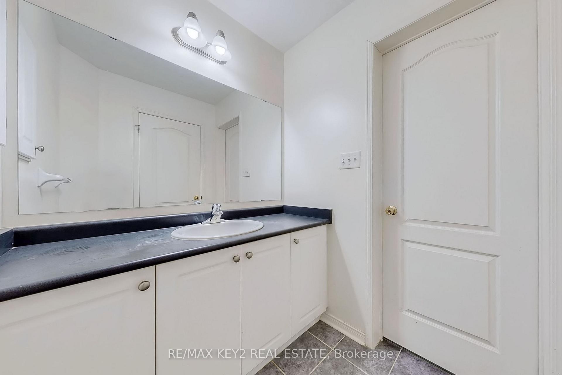 Photo 42 of 47 Decourcy-Ireland Circle, Ajax, Northeast Ajax — HOMEH