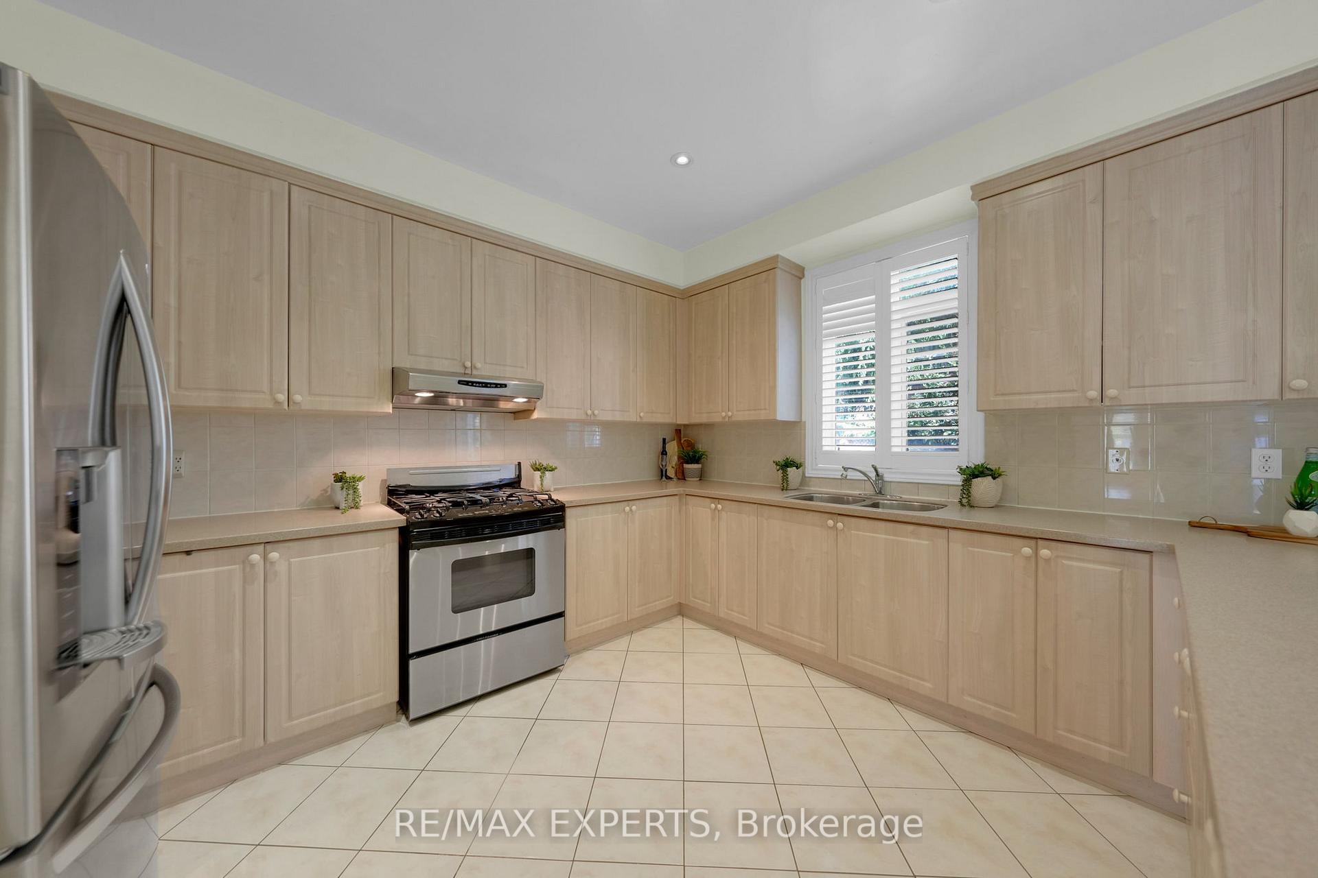 Photo 12 of 119 Vellore Avenue, Vaughan, Vellore Village — HOMEH