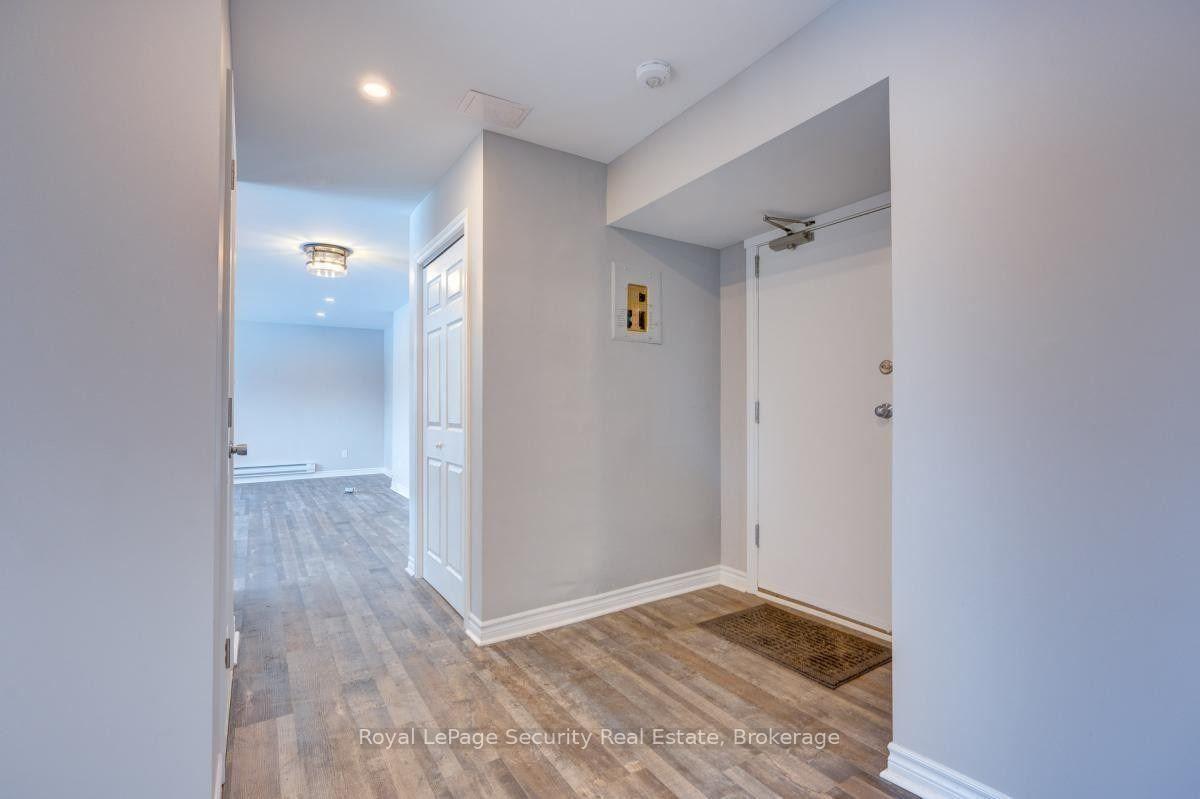 Photo 6 of Unit 7, 617 Green Street, Whitby, Downtown Whitby — HOMEH