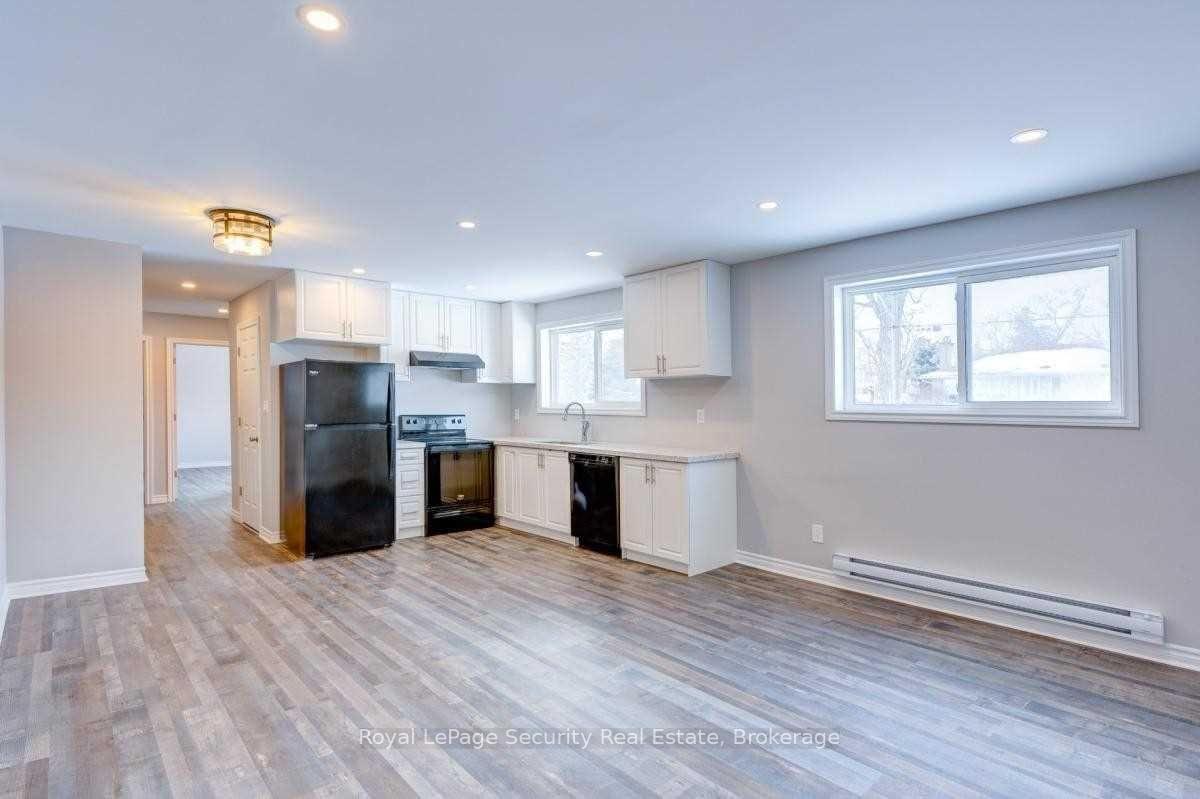 Photo 7 of Unit 7, 617 Green Street, Whitby, Downtown Whitby — HOMEH