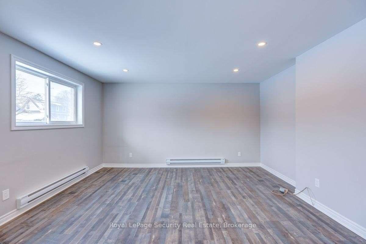 Photo 8 of Unit 7, 617 Green Street, Whitby, Downtown Whitby — HOMEH