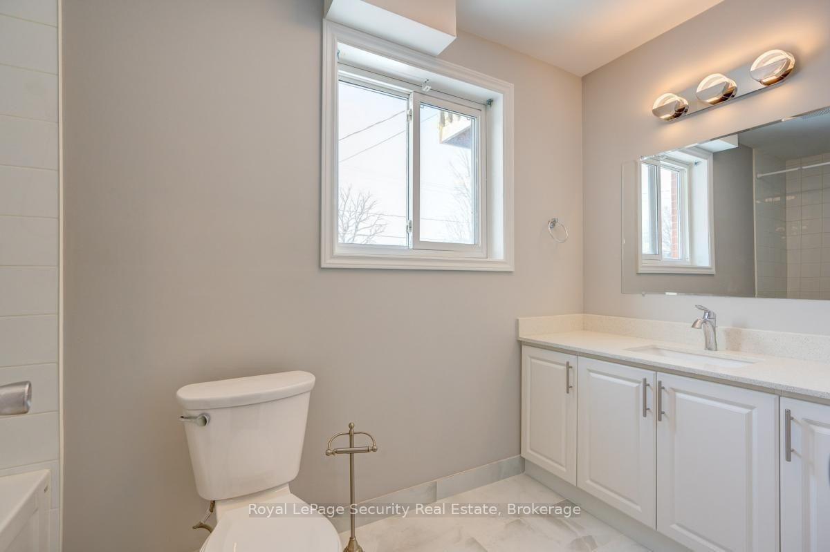 Photo 17 of Unit 7, 617 Green Street, Whitby, Downtown Whitby — HOMEH