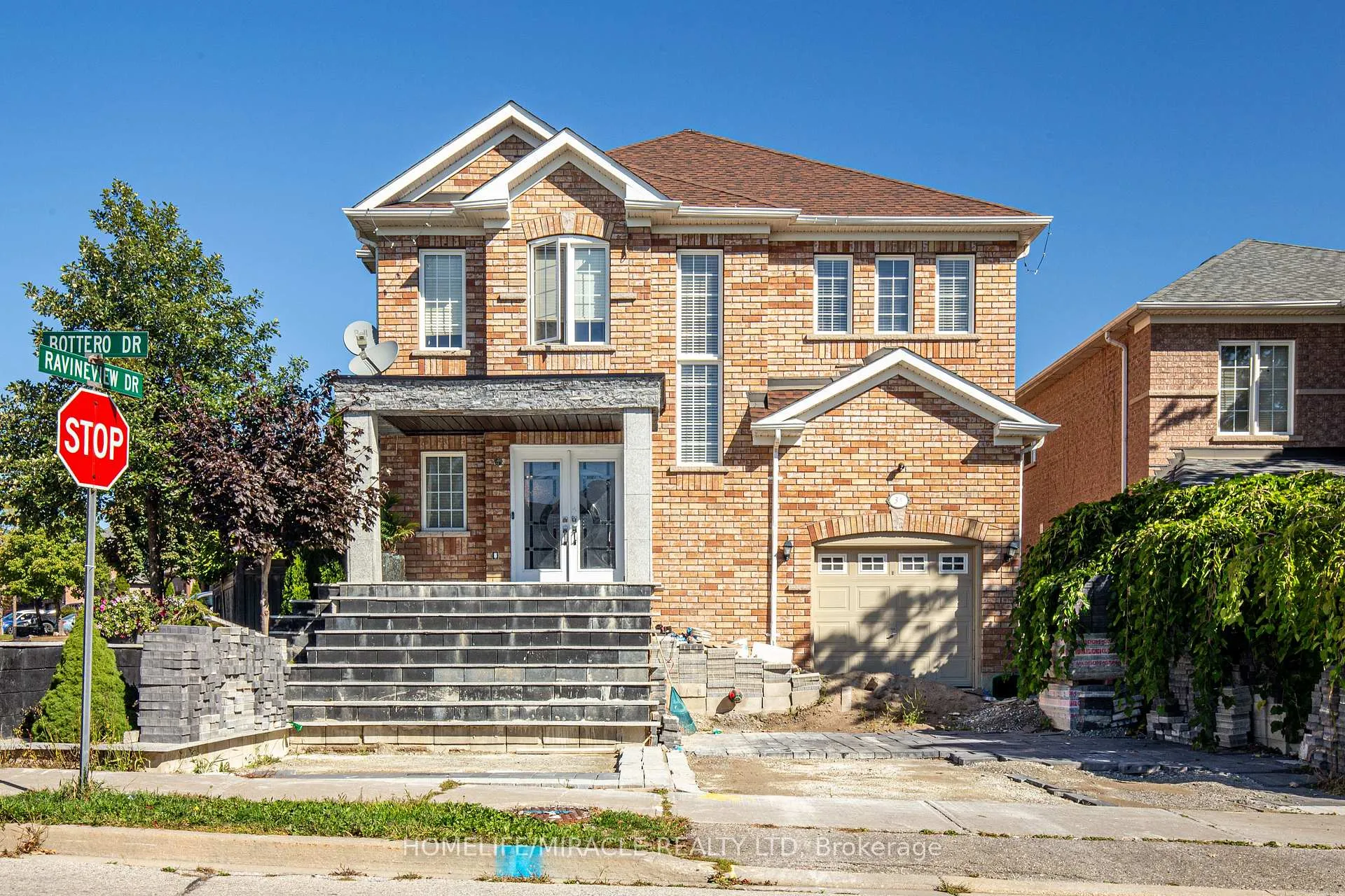 Photo 1 of 34 Bottero Drive, Vaughan, Rural Vaughan — HOMEH