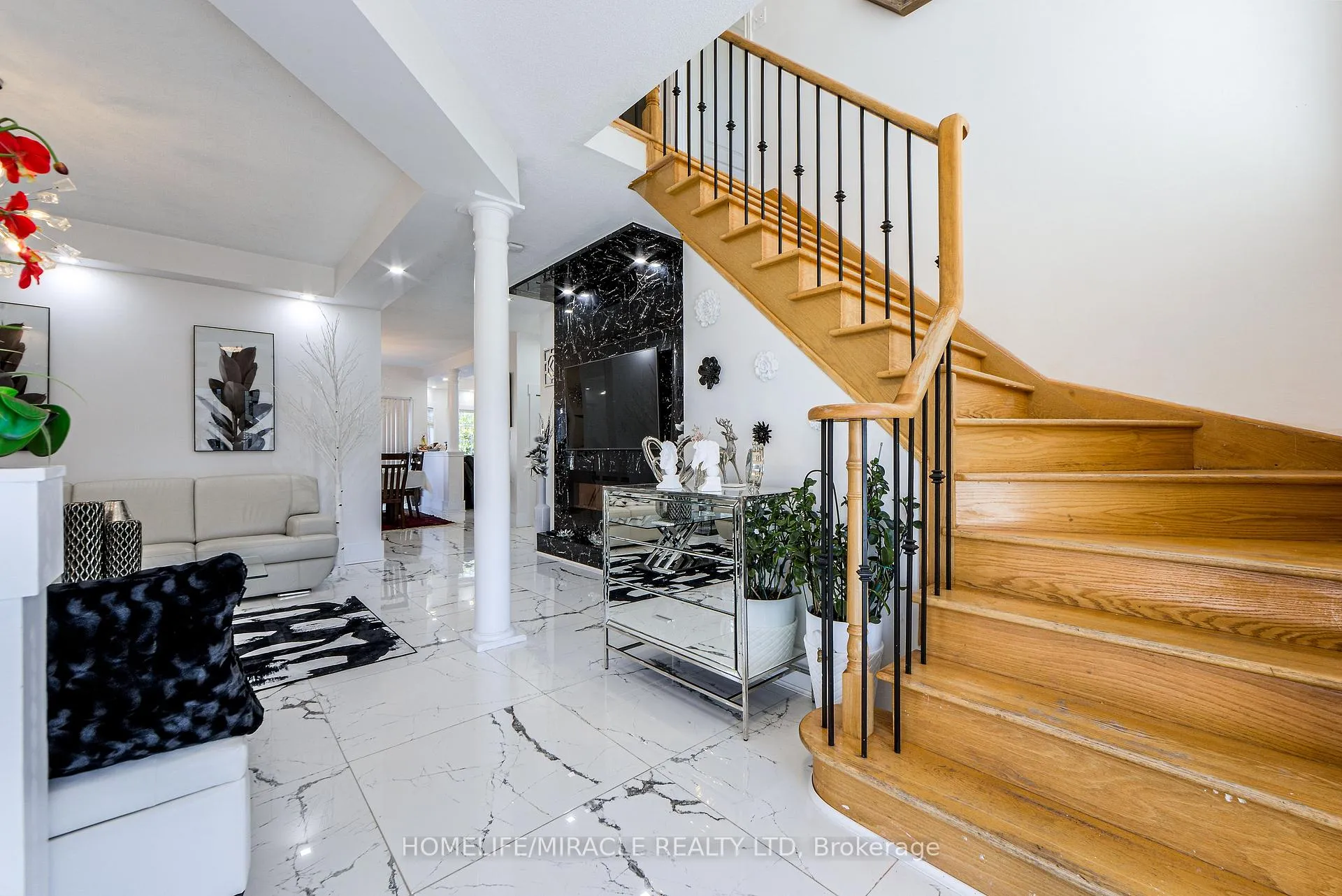 Photo 23 of 34 Bottero Drive, Vaughan, Rural Vaughan — HOMEH
