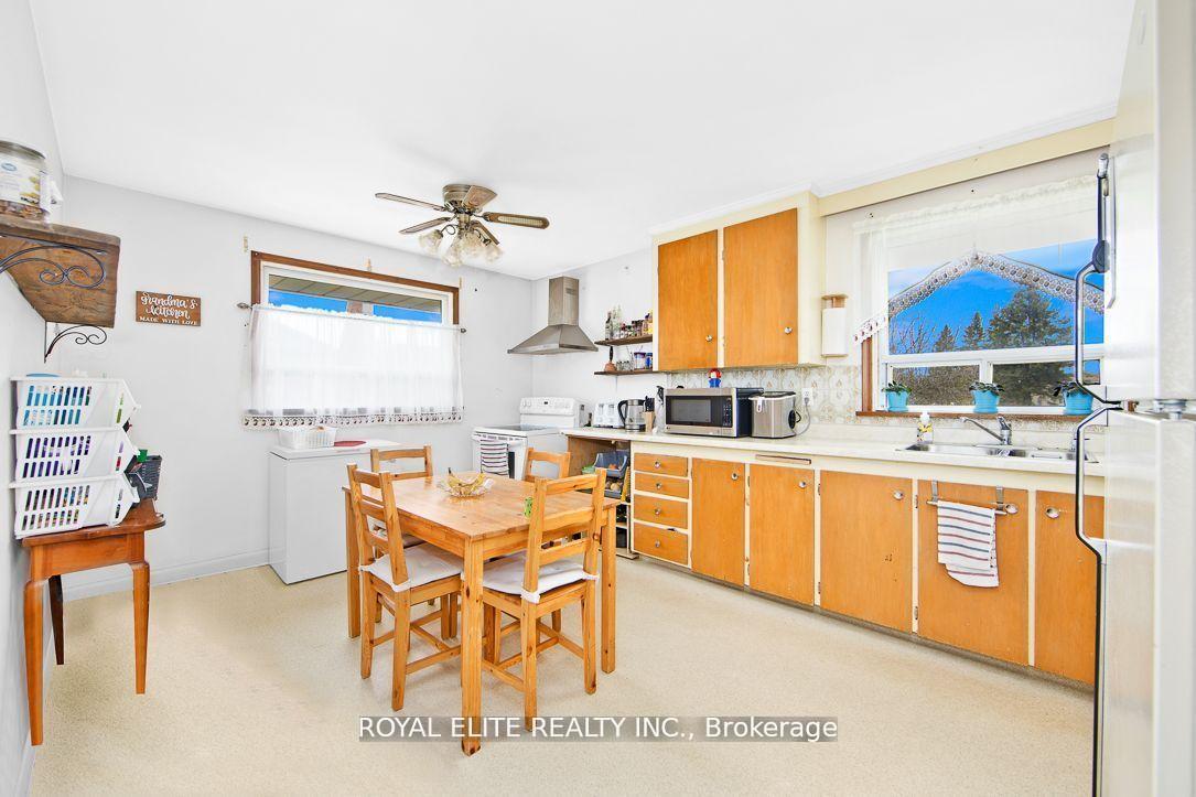 Photo 4 of 1902 Rossland Road E, Whitby, Rolling Acres — HOMEH