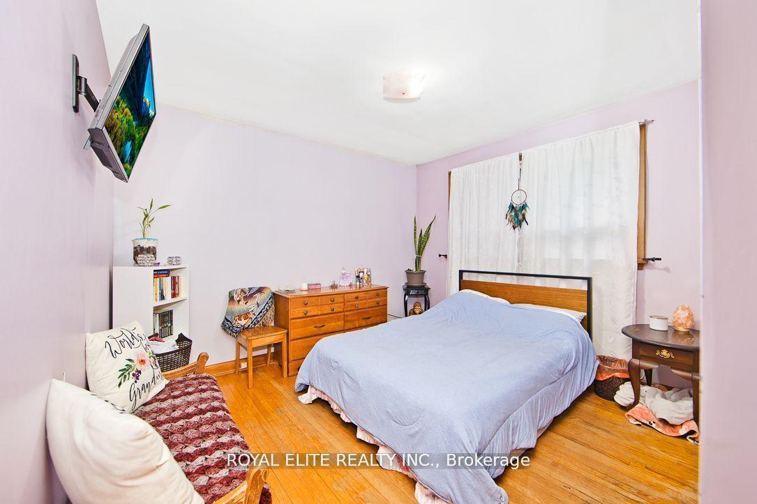 Photo 7 of 1902 Rossland Road E, Whitby, Rolling Acres — HOMEH