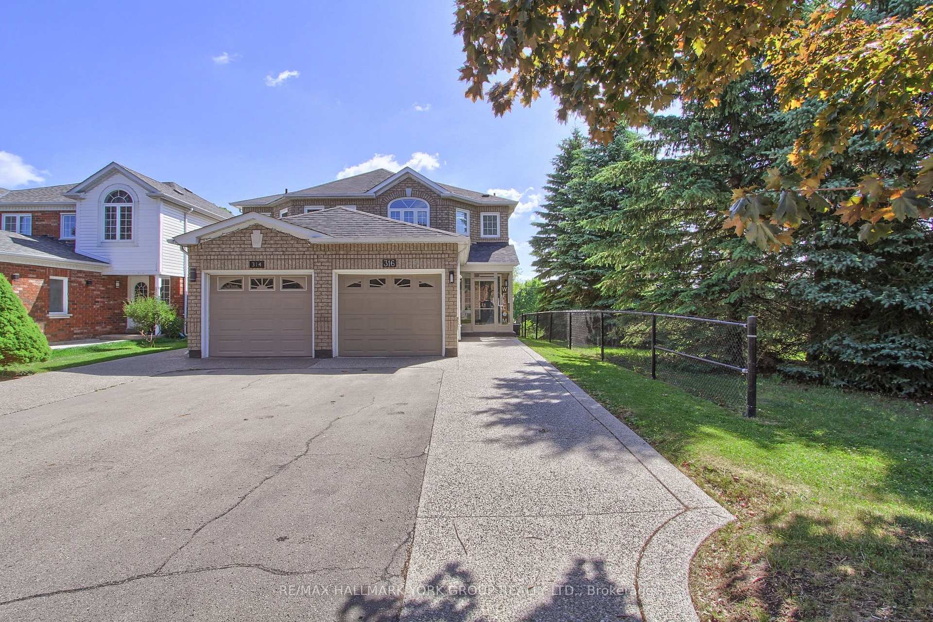 Photo 1 of 316 Pinnacle Trail, Aurora, Bayview Wellington — HOMEH