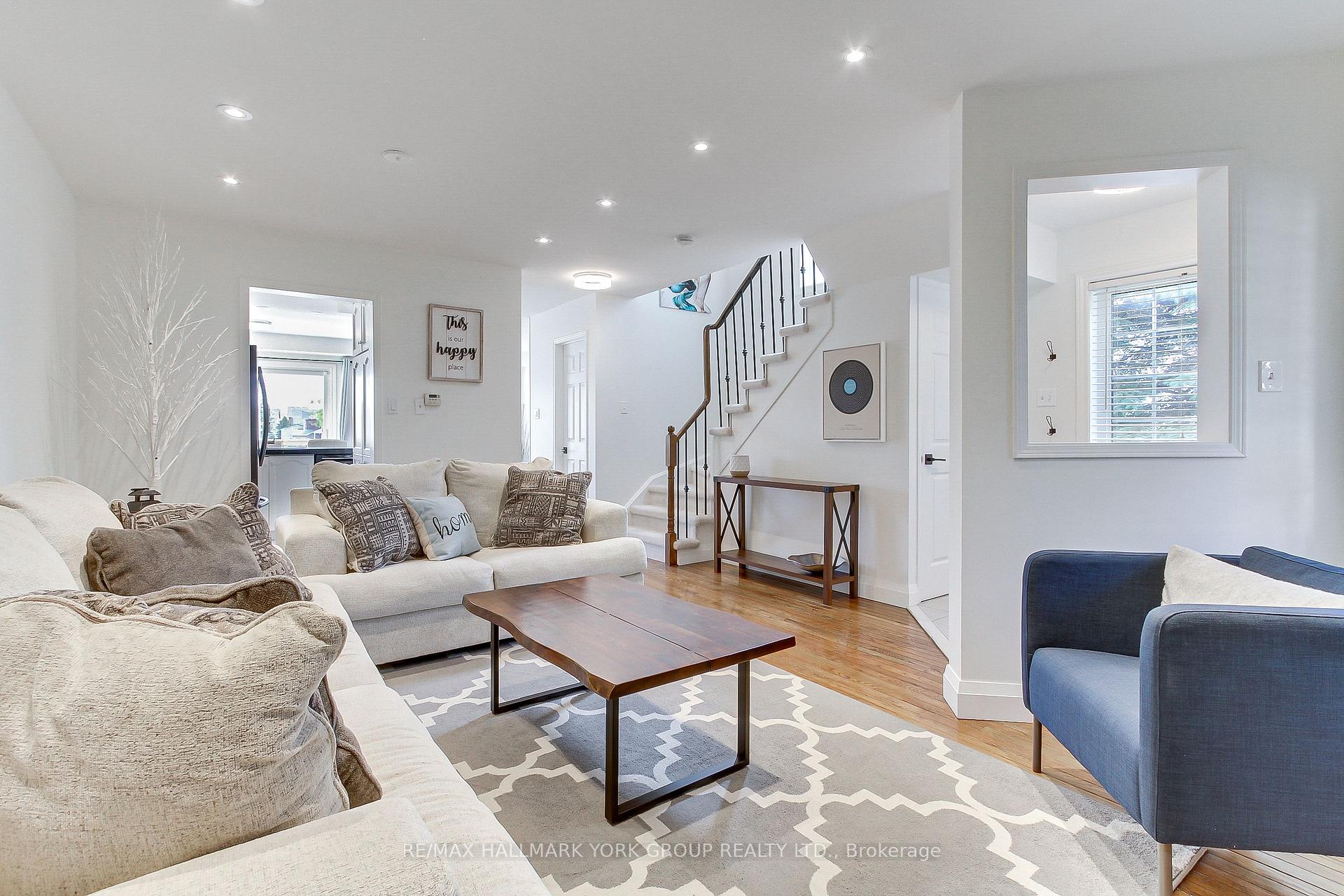 Photo 8 of 316 Pinnacle Trail, Aurora, Bayview Wellington — HOMEH