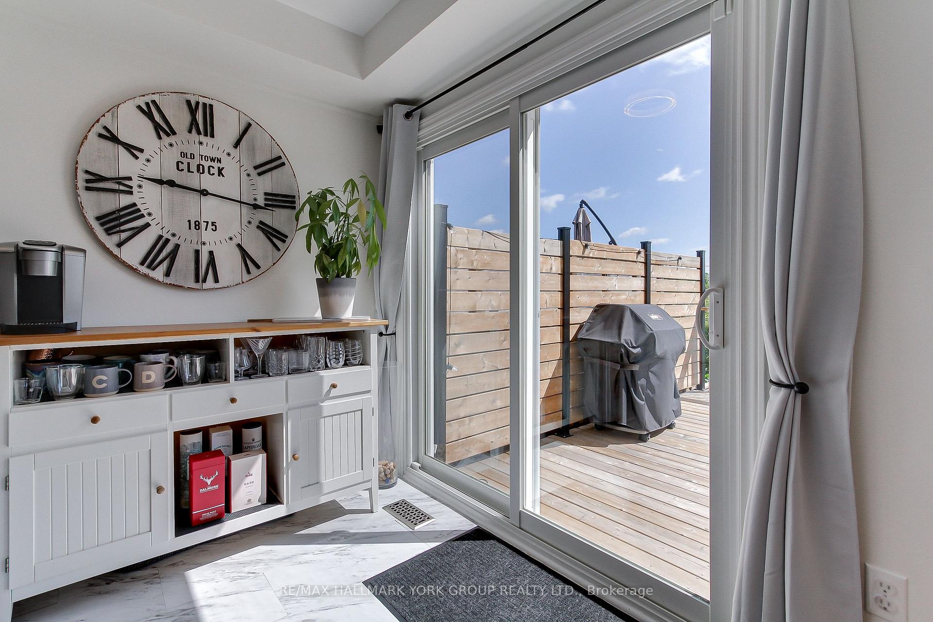 Photo 12 of 316 Pinnacle Trail, Aurora, Bayview Wellington — HOMEH