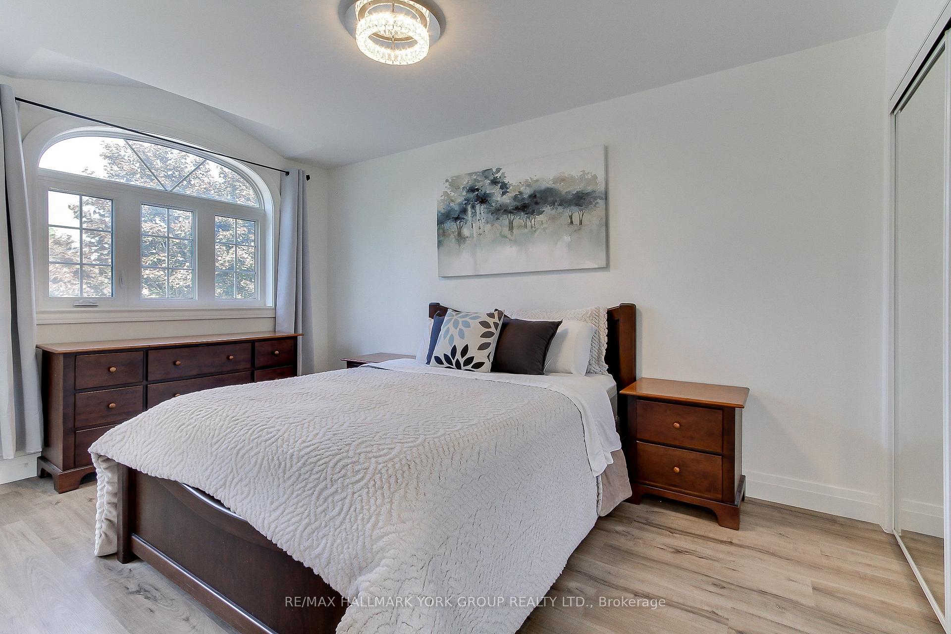 Photo 17 of 316 Pinnacle Trail, Aurora, Bayview Wellington — HOMEH