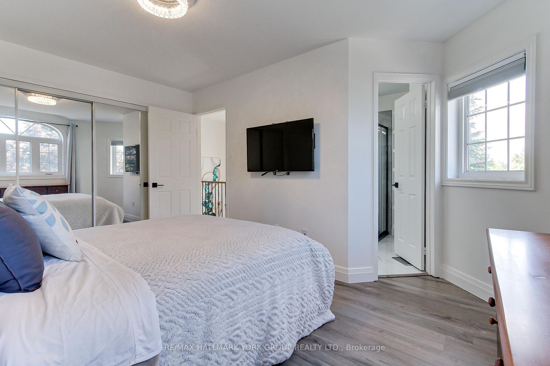 Photo 21 of 316 Pinnacle Trail, Aurora, Bayview Wellington — HOMEH
