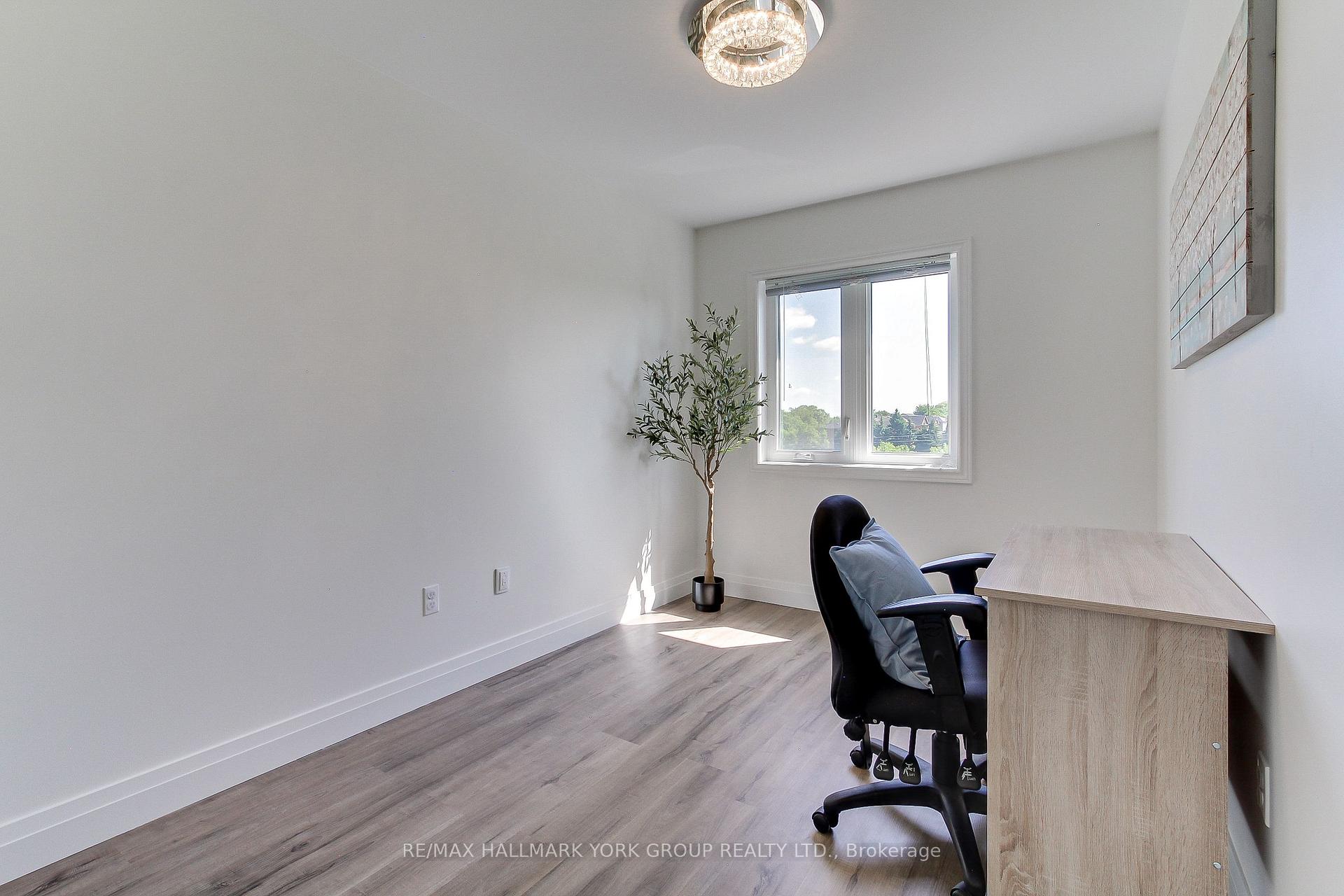 Photo 20 of 316 Pinnacle Trail, Aurora, Bayview Wellington — HOMEH