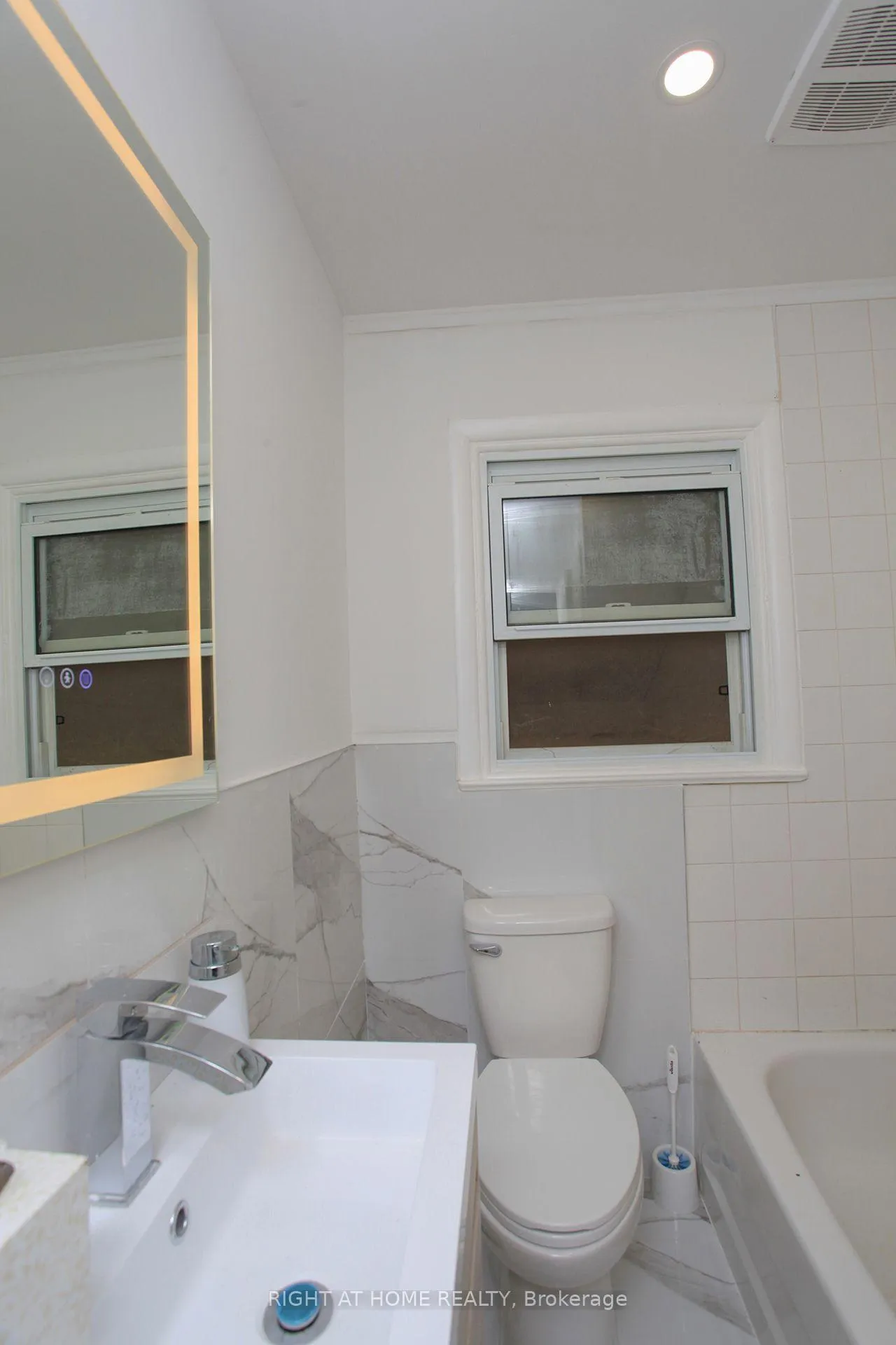 Photo 7 of Unit Main floor, 387 Edgehill Drive, Barrie, Edgehill Drive — HOMEH