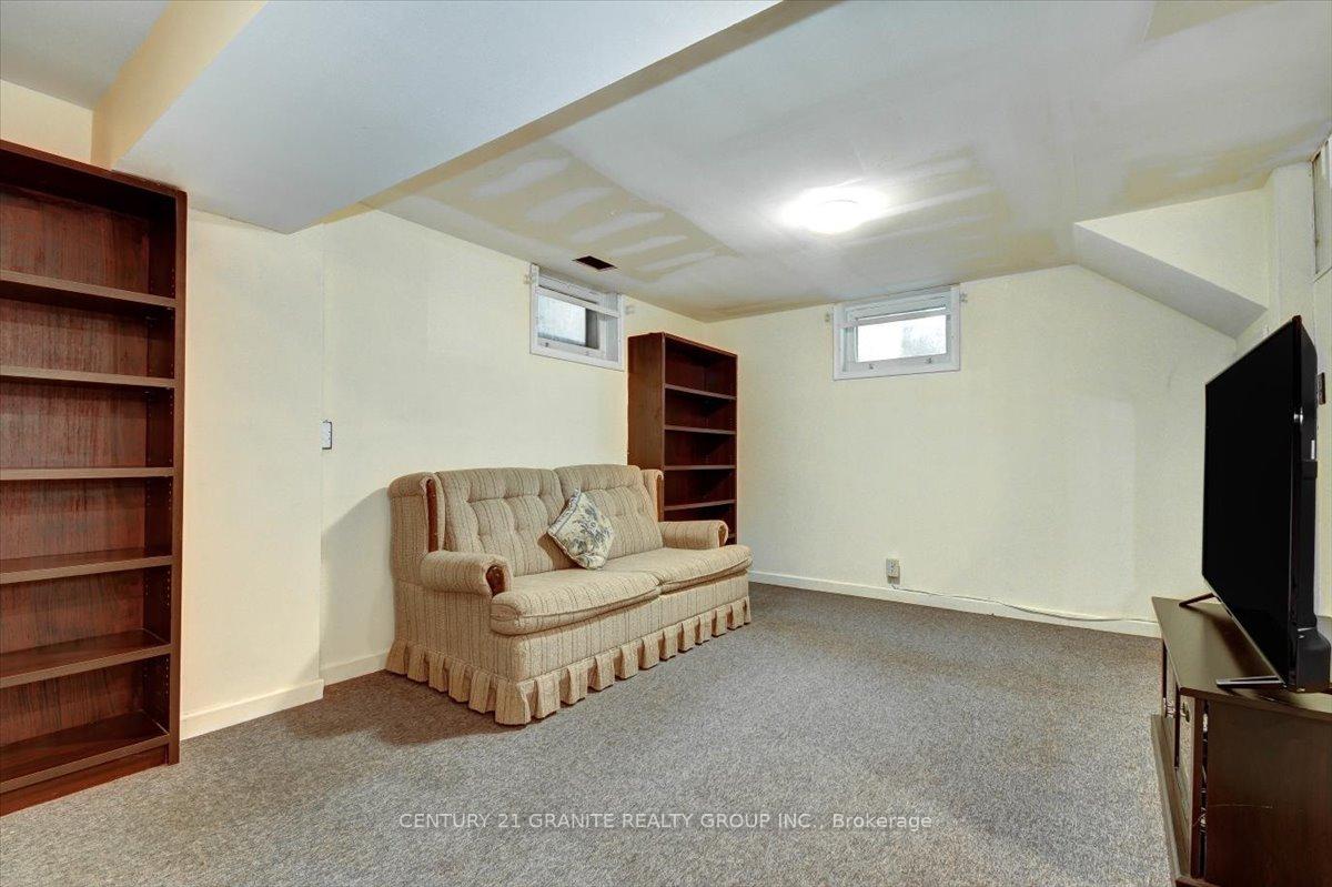 Photo 13 of 7 Faraday Street, Bancroft, Bancroft Ward — HOMEH