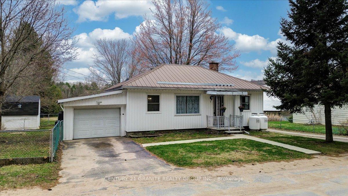Photo 17 of 7 Faraday Street, Bancroft, Bancroft Ward — HOMEH