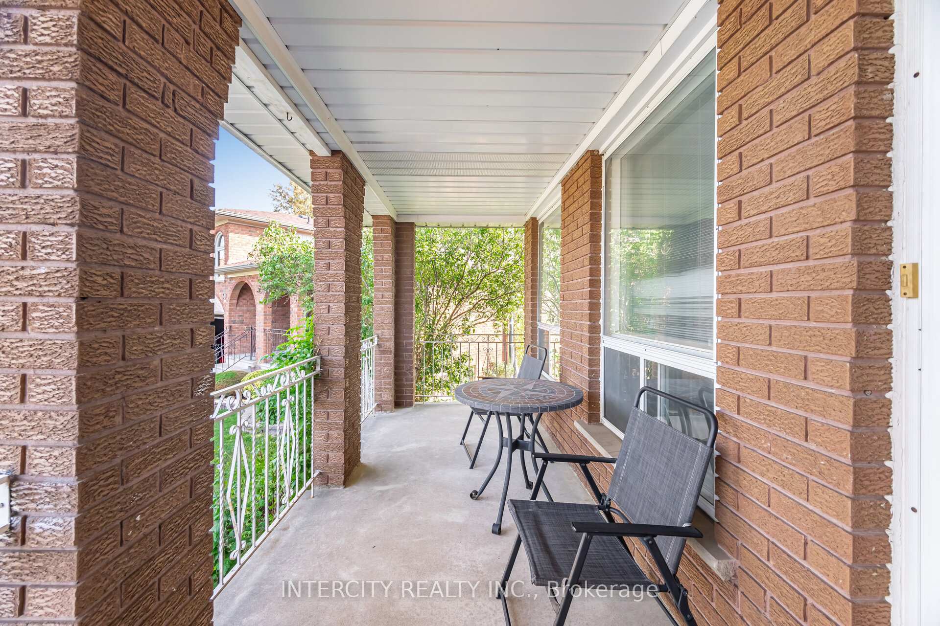 Photo 3 of 26 North Ridge Road, Vaughan, West Woodbridge — HOMEH