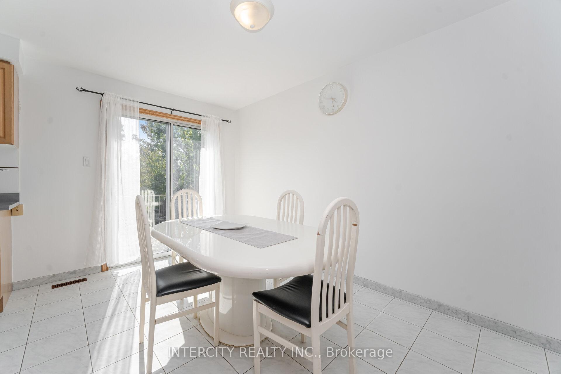 Photo 13 of 26 North Ridge Road, Vaughan, West Woodbridge — HOMEH