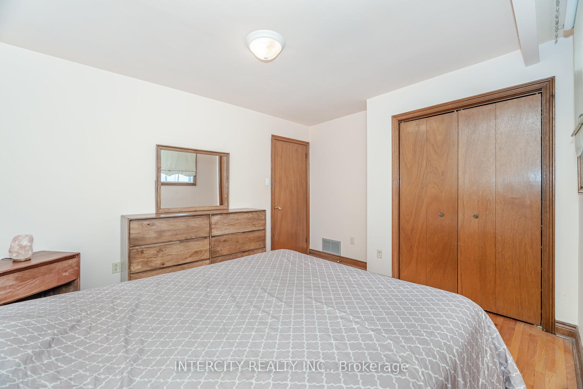 Photo 22 of 26 North Ridge Road, Vaughan, West Woodbridge — HOMEH
