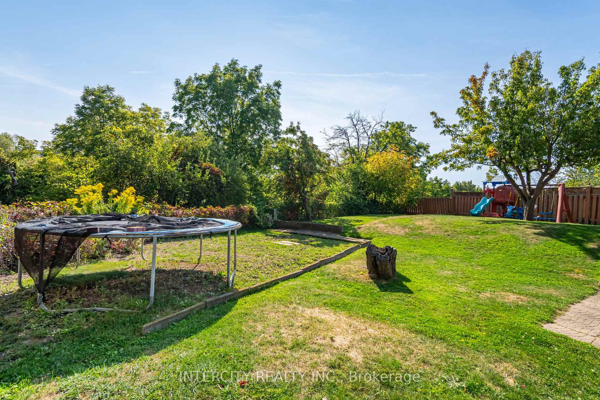 Photo 32 of 26 North Ridge Road, Vaughan, West Woodbridge — HOMEH