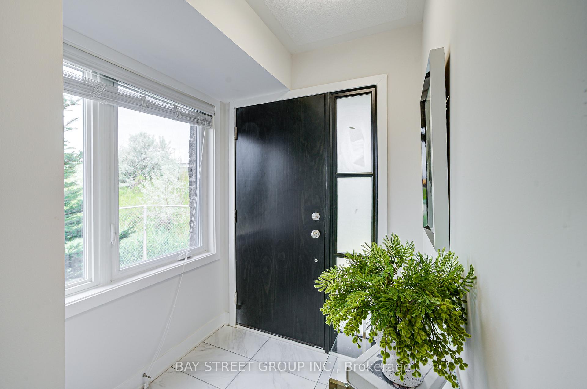Photo 2 of 35 Carpaccio Avenue, Vaughan, Vellore Village — HOMEH