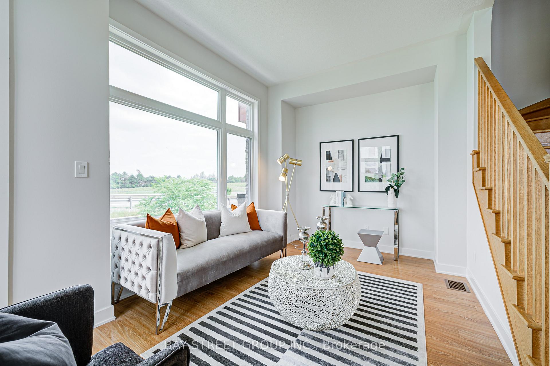 Photo 12 of 35 Carpaccio Avenue, Vaughan, Vellore Village — HOMEH