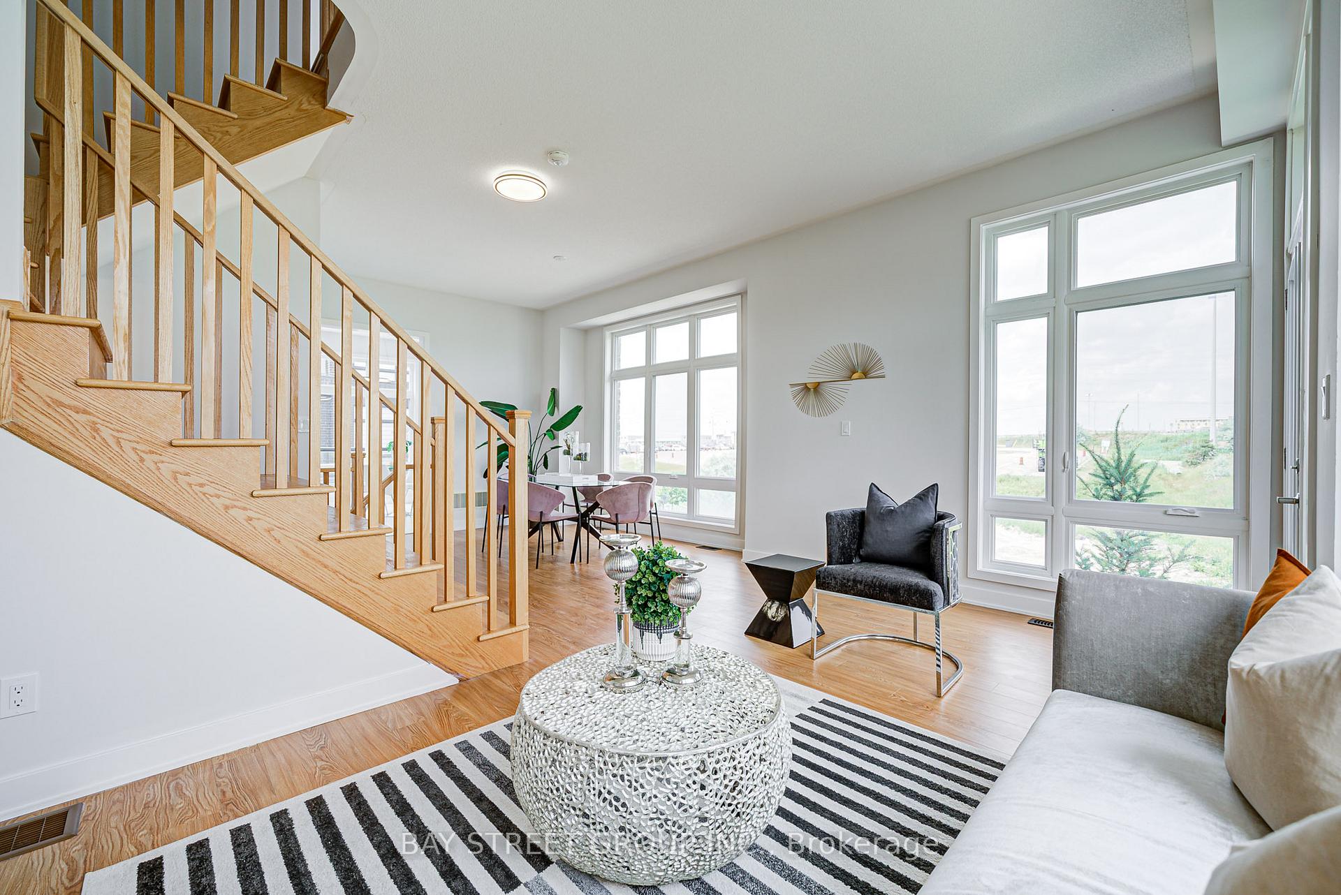 Photo 14 of 35 Carpaccio Avenue, Vaughan, Vellore Village — HOMEH