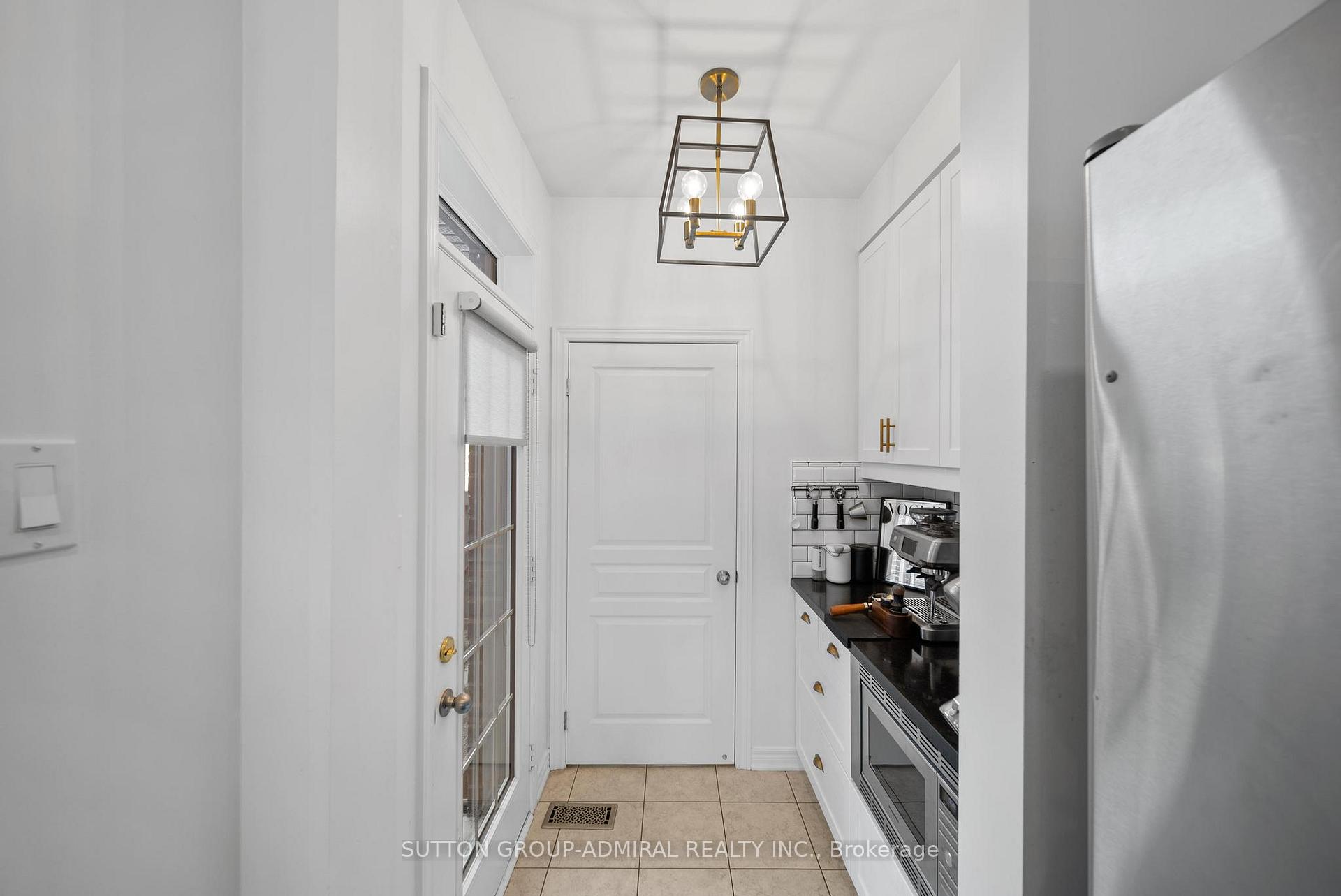 Photo 10 of 49 East's Corners Boulevard, Vaughan, Kleinburg — HOMEH