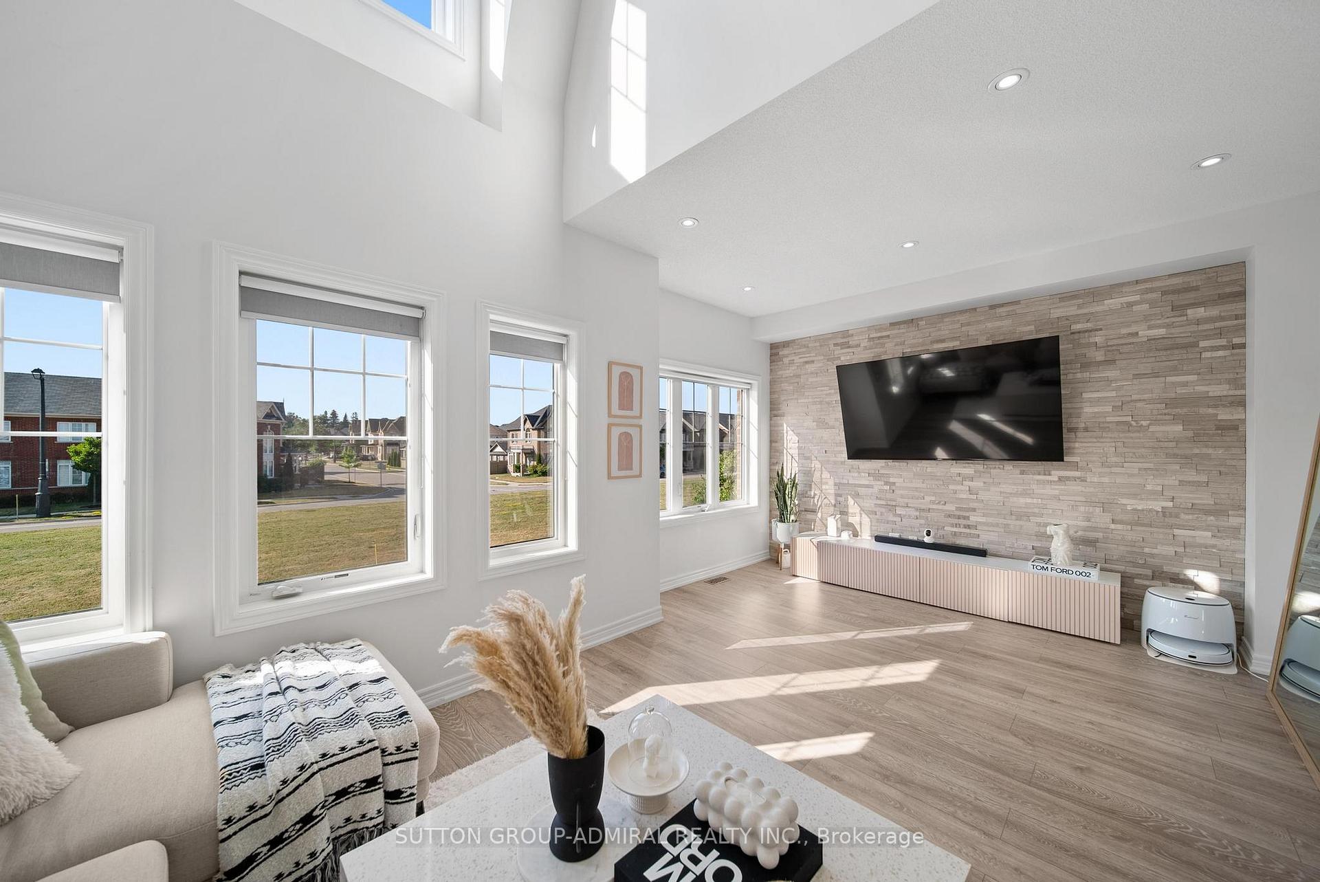 Photo 13 of 49 East's Corners Boulevard, Vaughan, Kleinburg — HOMEH