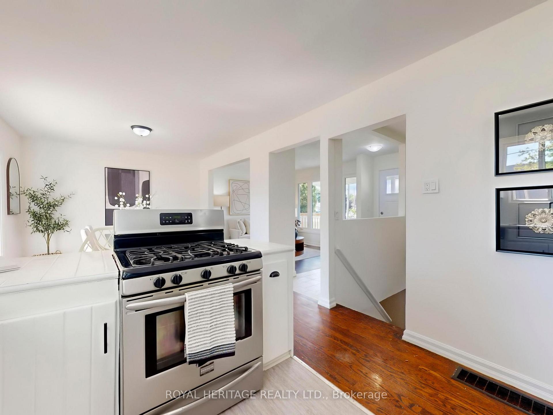 Photo 11 of 1002 McCullough Drive, Whitby, Downtown Whitby — HOMEH