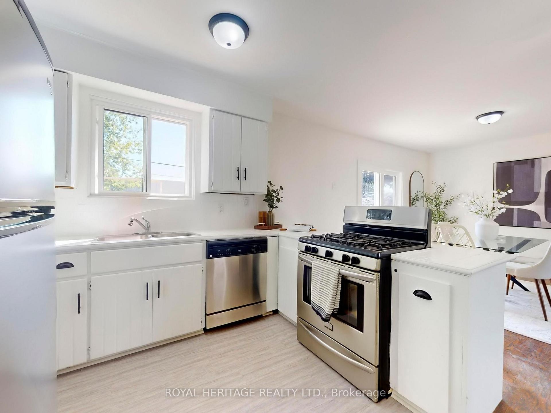 Photo 12 of 1002 McCullough Drive, Whitby, Downtown Whitby — HOMEH