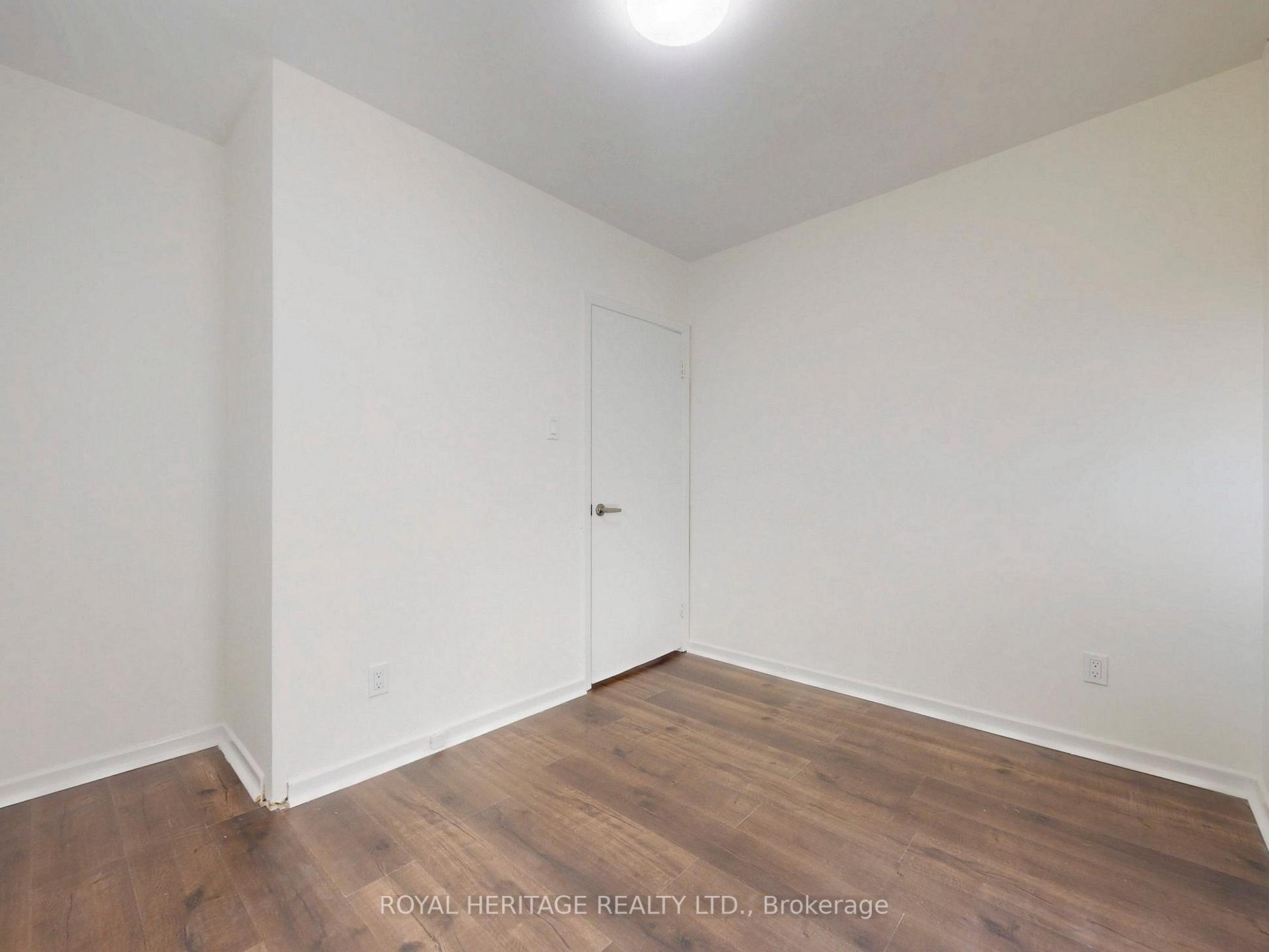 Photo 18 of 1002 McCullough Drive, Whitby, Downtown Whitby — HOMEH