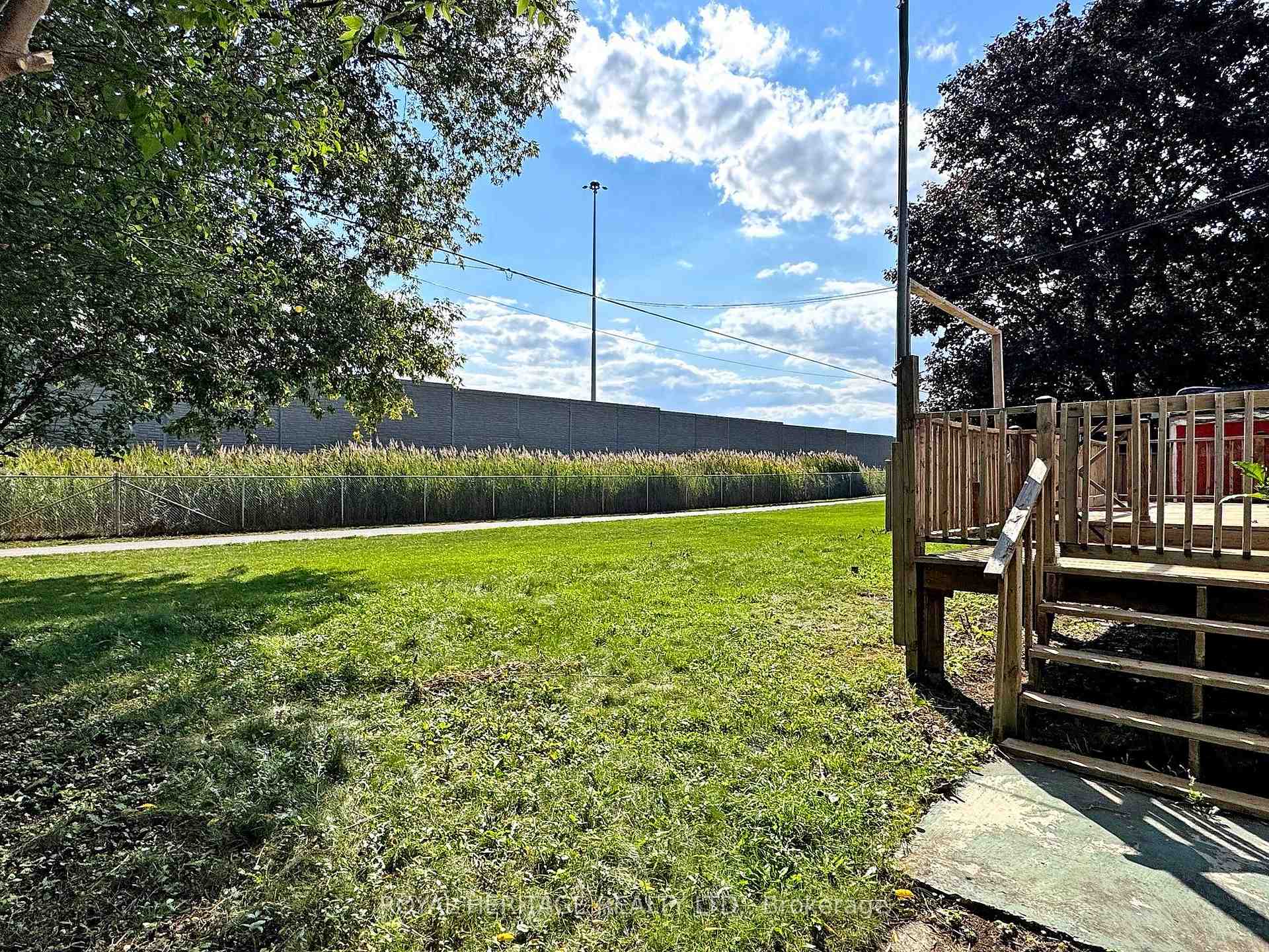 Photo 28 of 1002 McCullough Drive, Whitby, Downtown Whitby — HOMEH