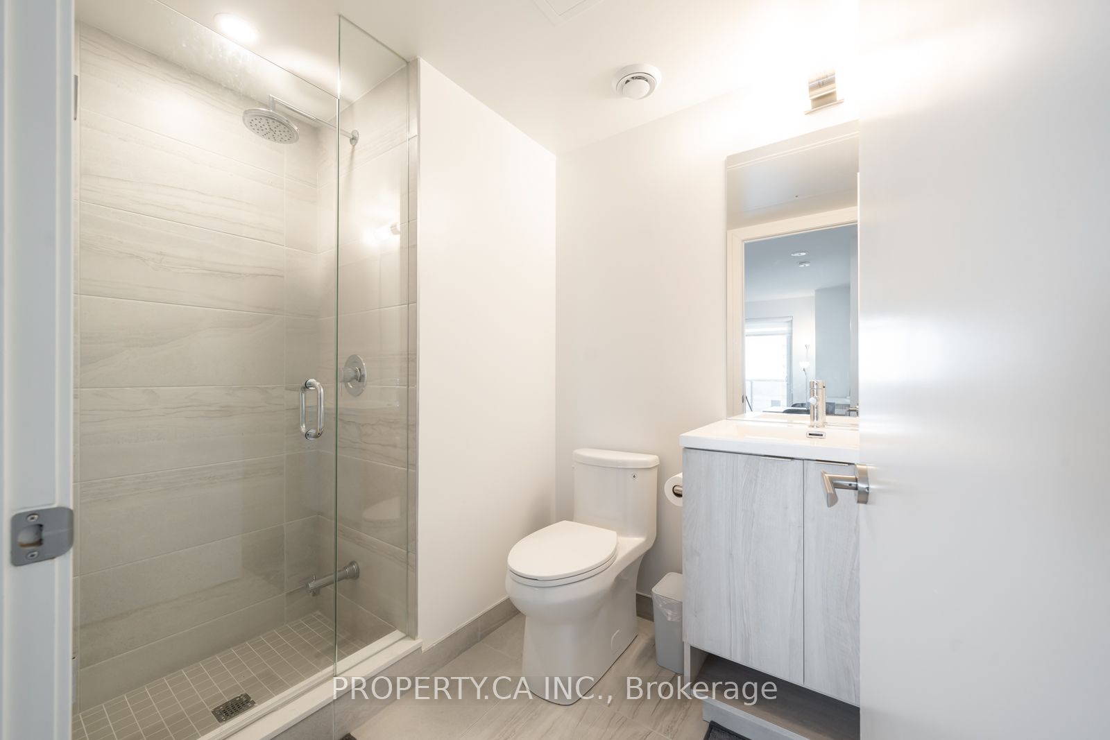 Photo 43 of Unit 4203, 138 Downes Street, Toronto, Waterfront Communities — HOMEH