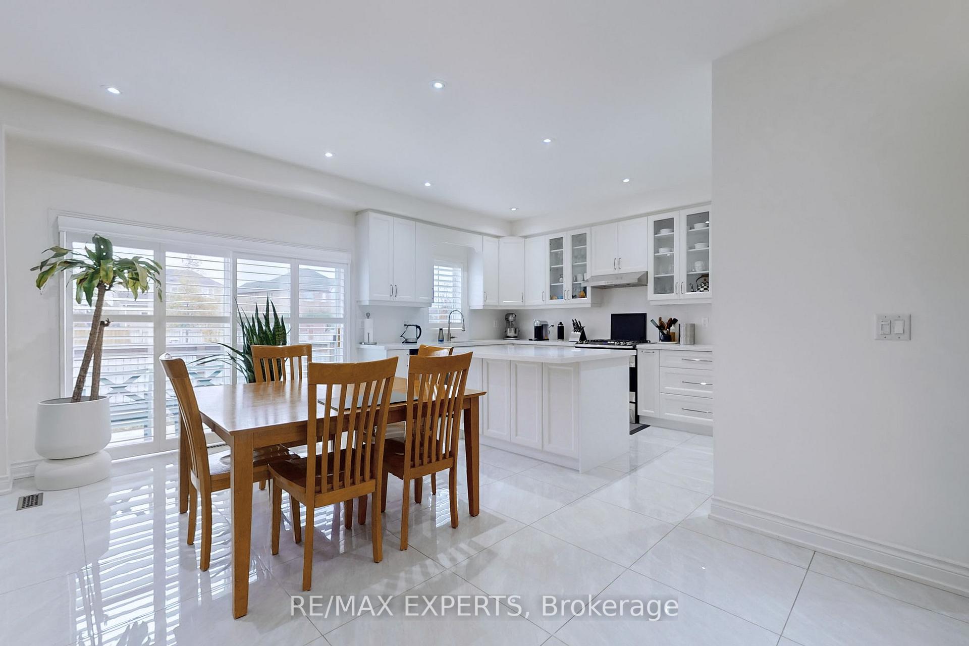 Photo 6 of Unit Main, 176 Kale Crescent, Vaughan, Maple — HOMEH