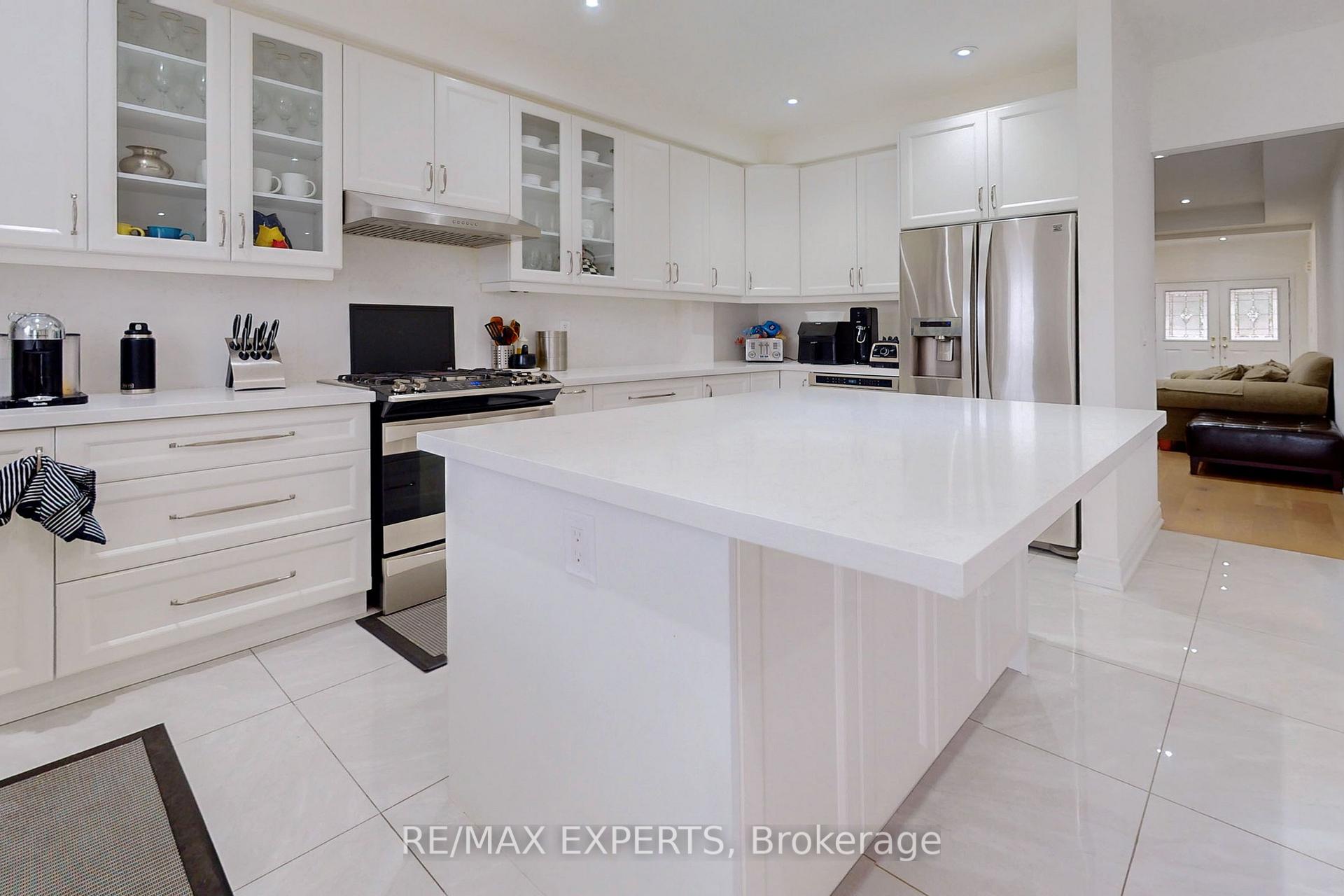 Photo 8 of Unit Main, 176 Kale Crescent, Vaughan, Maple — HOMEH