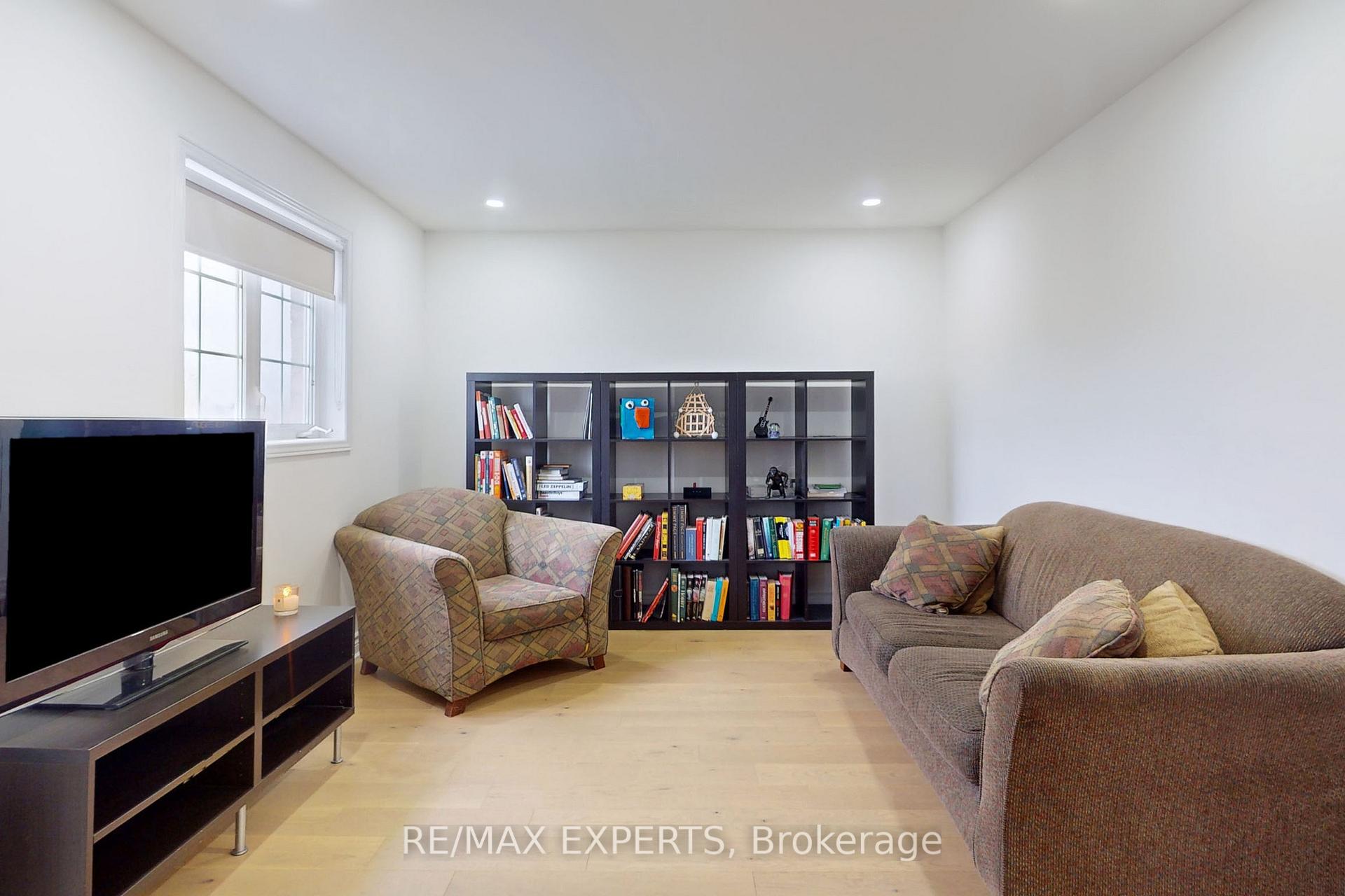 Photo 12 of Unit Main, 176 Kale Crescent, Vaughan, Maple — HOMEH