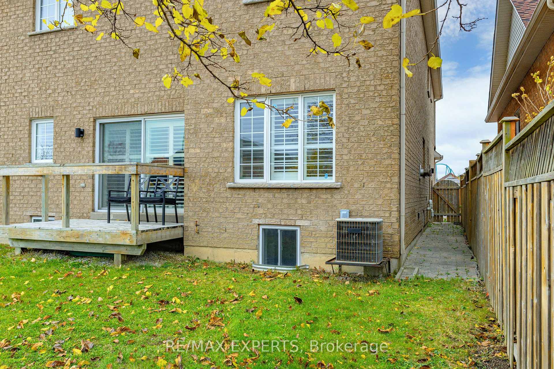 Photo 16 of Unit Main, 176 Kale Crescent, Vaughan, Maple — HOMEH