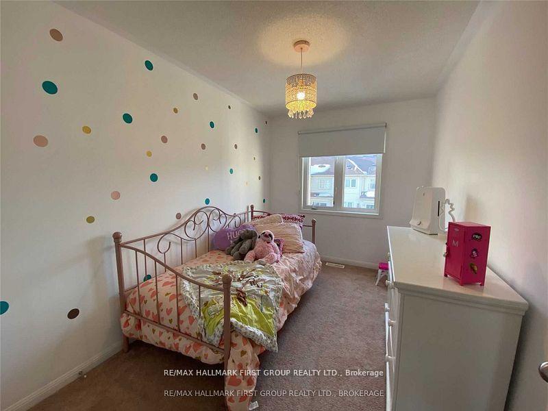 Photo 9 of 6 Devlin Crescent, Whitby, Blue Grass Meadows — HOMEH