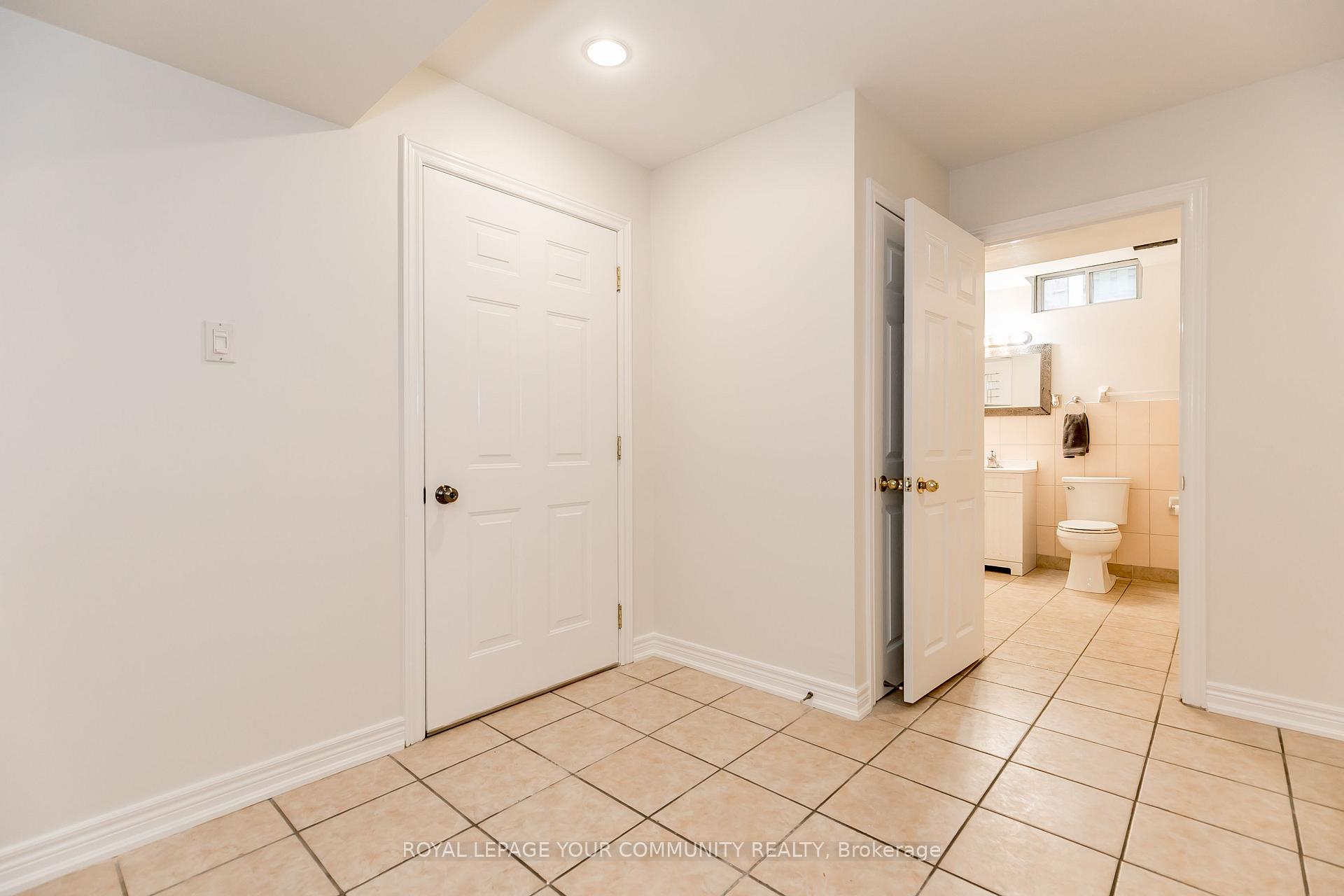 Photo 3 of 57 Cherokee Drive, Vaughan, Maple — HOMEH