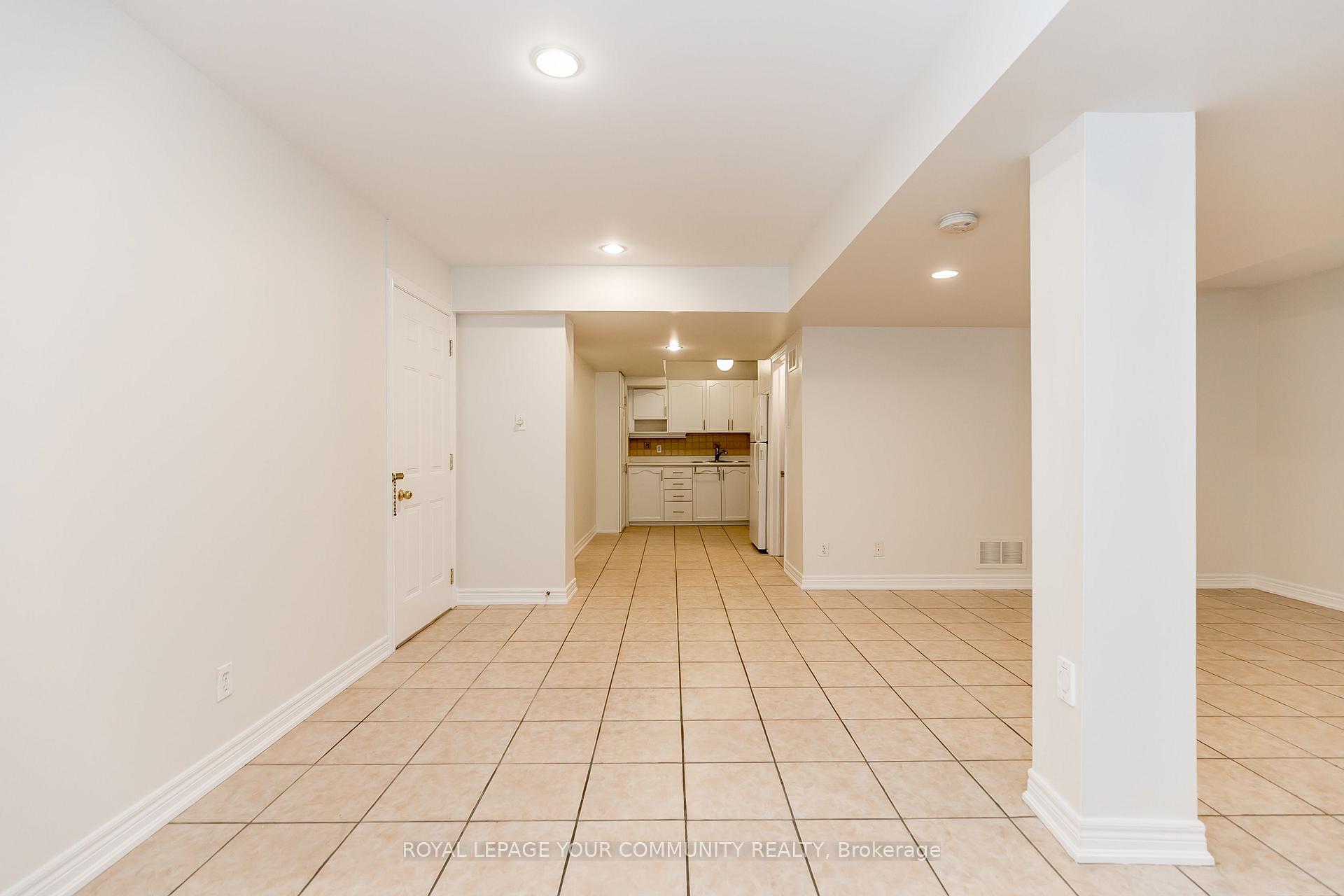 Photo 4 of 57 Cherokee Drive, Vaughan, Maple — HOMEH