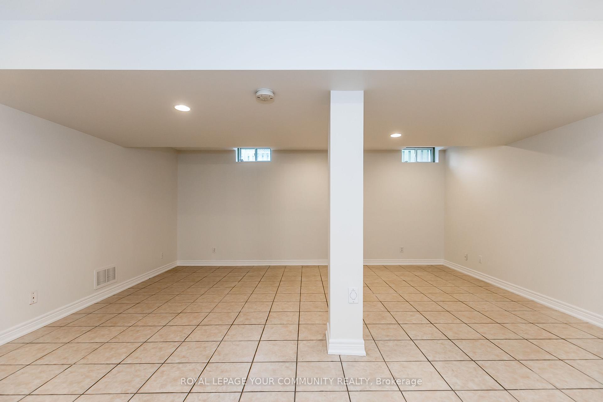 Photo 5 of 57 Cherokee Drive, Vaughan, Maple — HOMEH