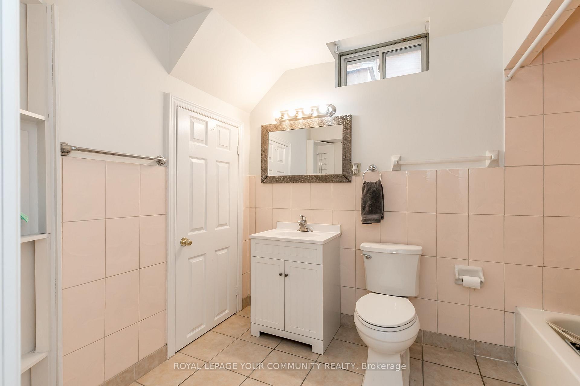 Photo 11 of 57 Cherokee Drive, Vaughan, Maple — HOMEH