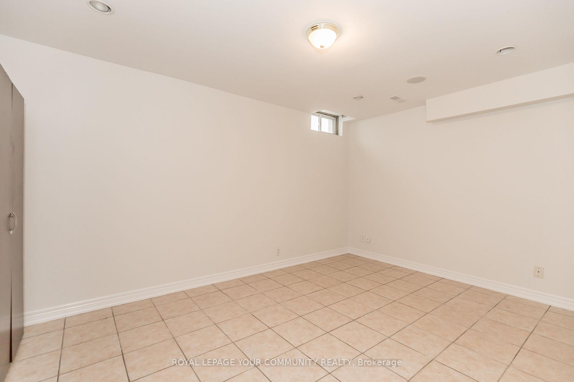 Photo 12 of 57 Cherokee Drive, Vaughan, Maple — HOMEH